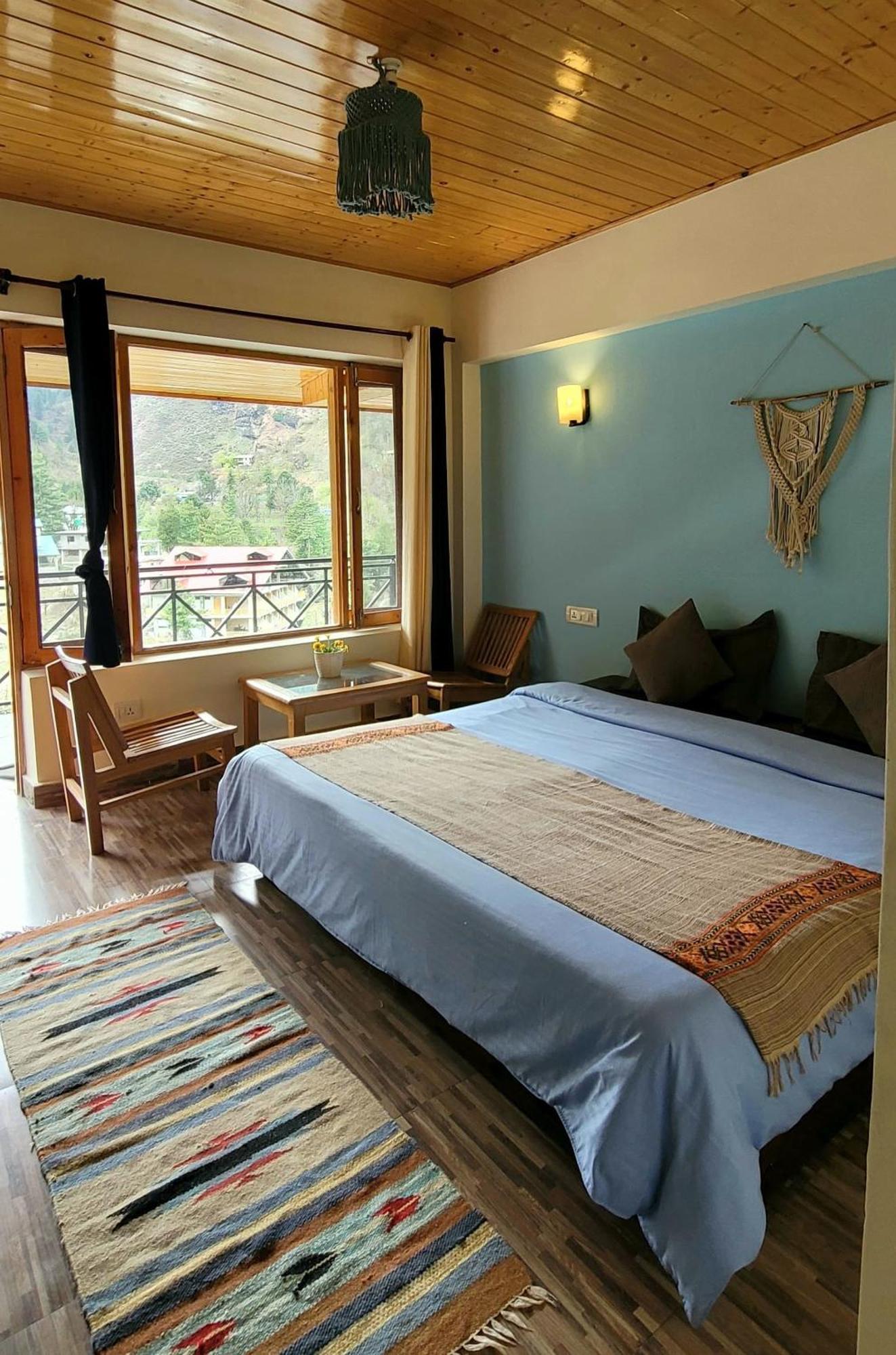 Hostel Brostel Manali (Himachal Pradesh)