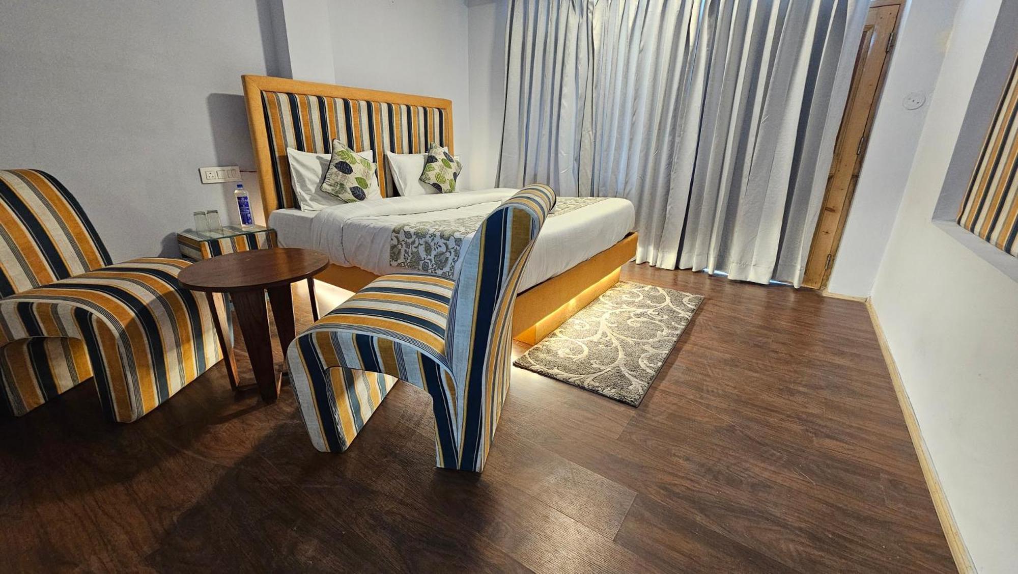 Guest house English Rose, #personal Parking, #petfriendly, #garden, #bonfire Under The Stars Manali (Himachal Pradesh)