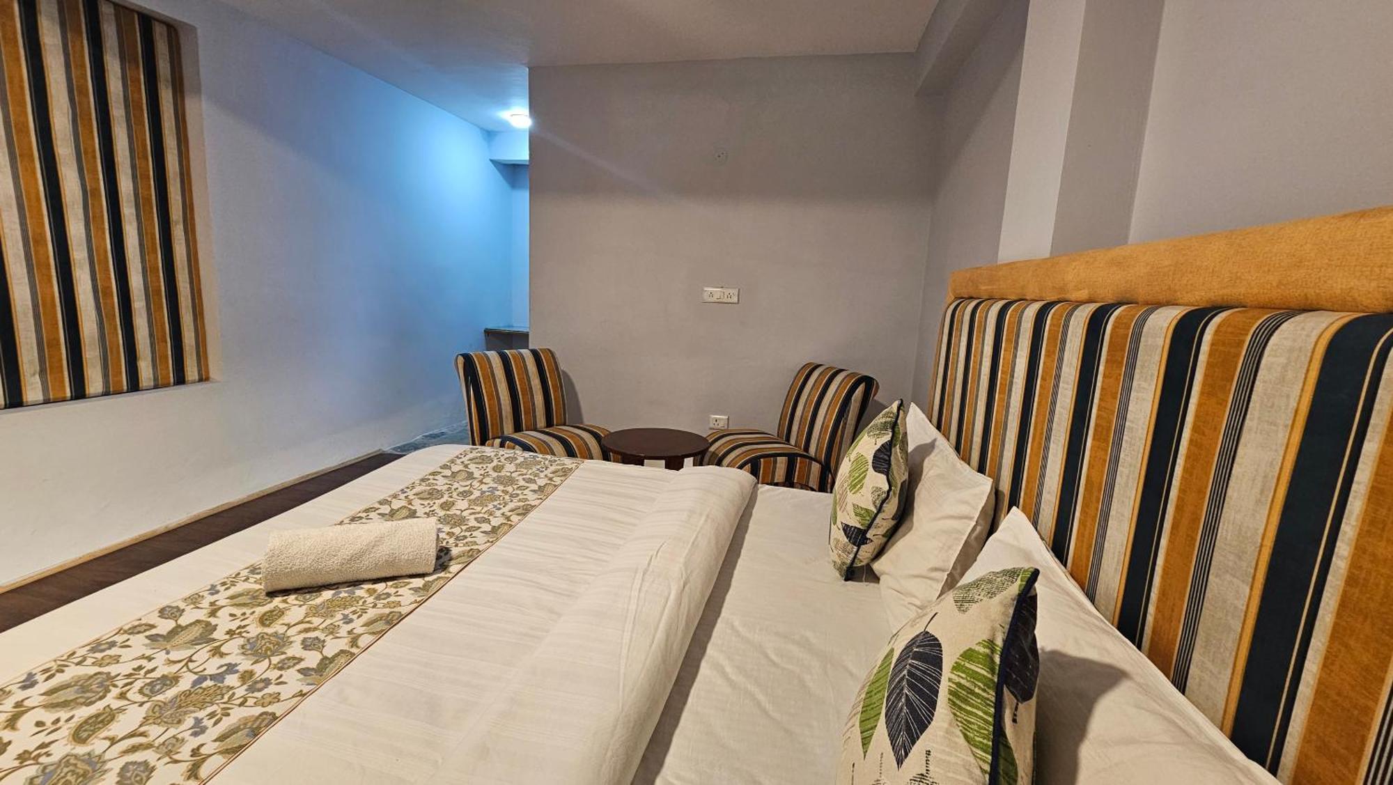 English Rose, #personal Parking, #petfriendly, #garden, #bonfire Under The Stars Guest house Manali (Himachal Pradesh)