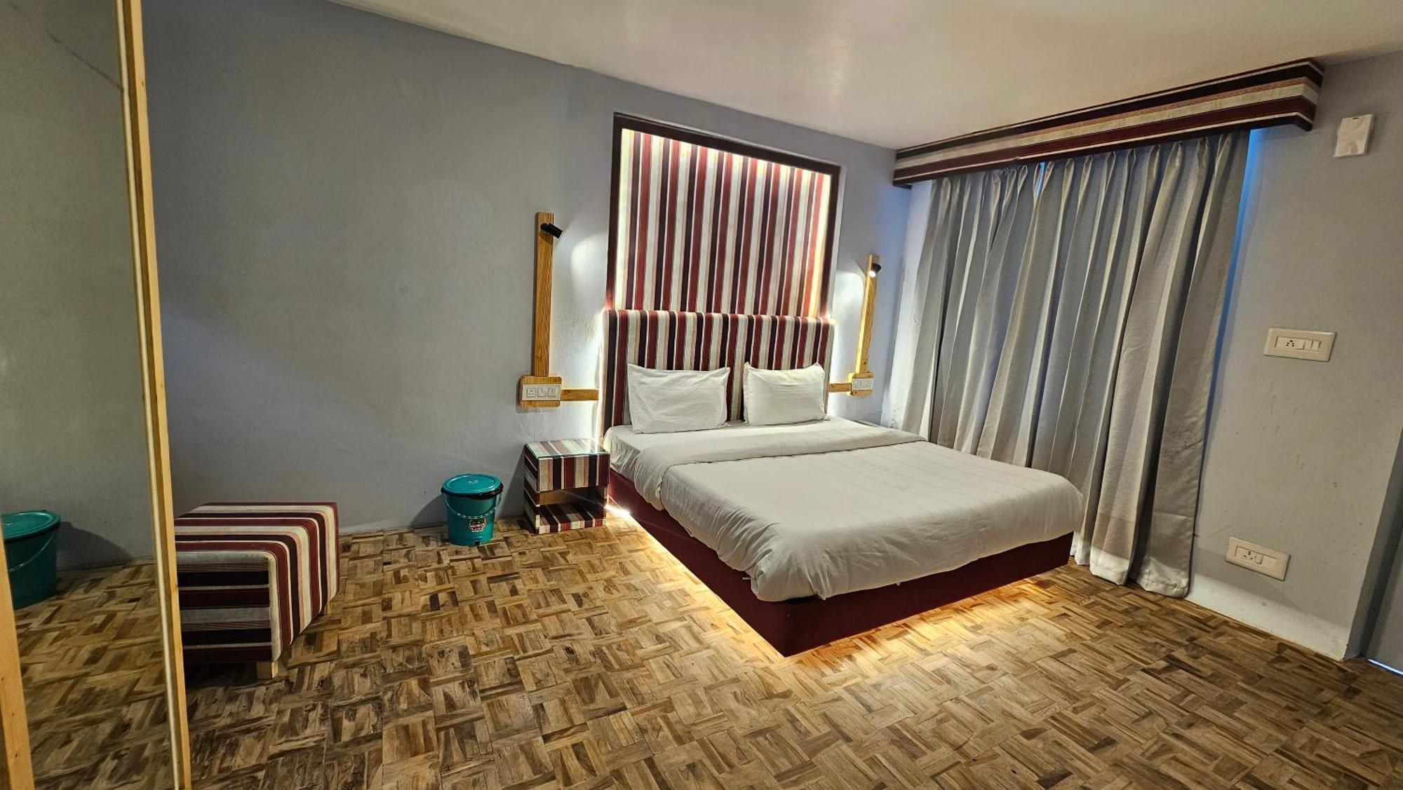 Guest house English Rose, #personal Parking, #petfriendly, #garden, #bonfire Under The Stars Manali (Himachal Pradesh)