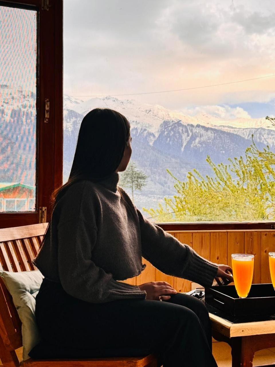 Hotel Suraj Retreat Manali (Himachal Pradesh)
