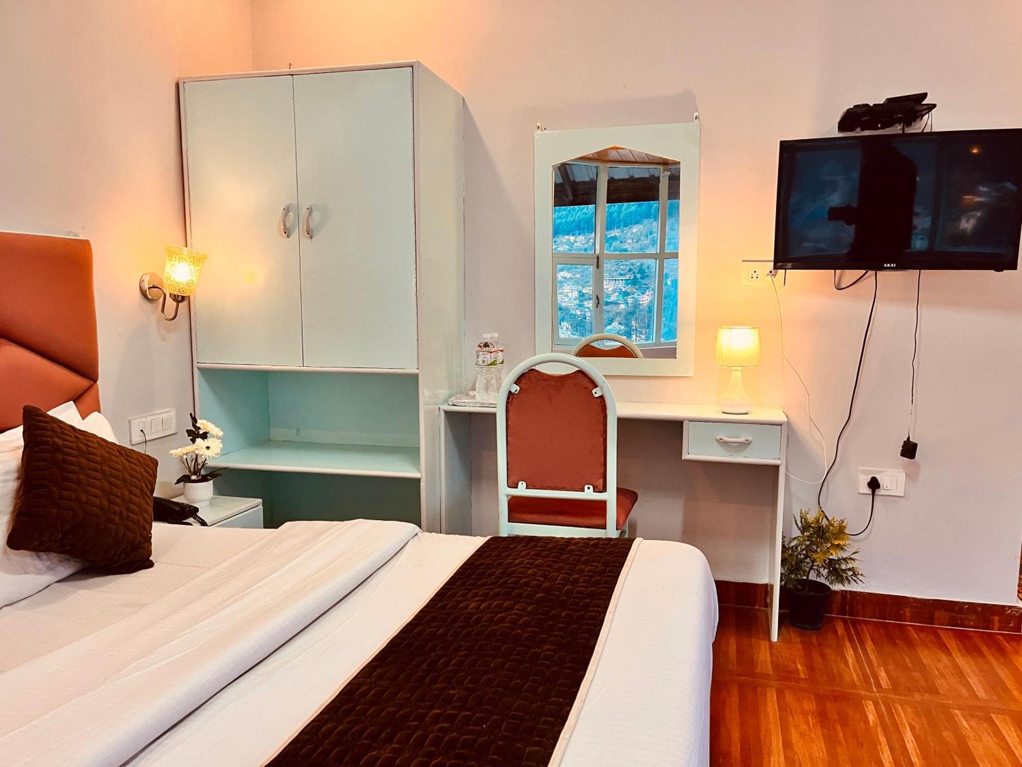 Hadimba Palace - ! The Heart Of Since 1999 ! Big Parking ! Near Mall Road ! Mountain View ! Property Of The Decade ! M 62305-50100 4* Manali (Himachal Pradesh)
