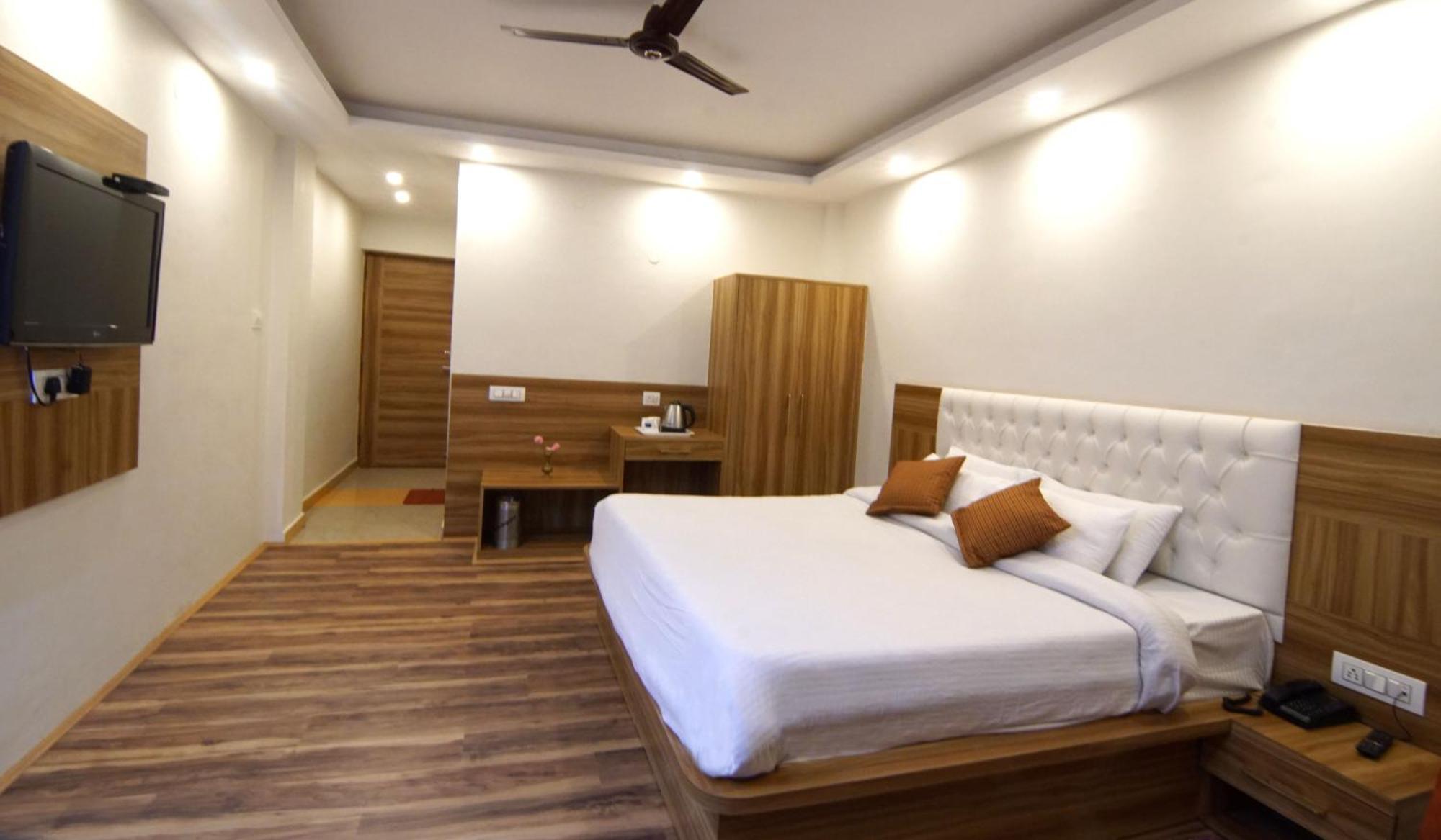 Hotel Park Residency