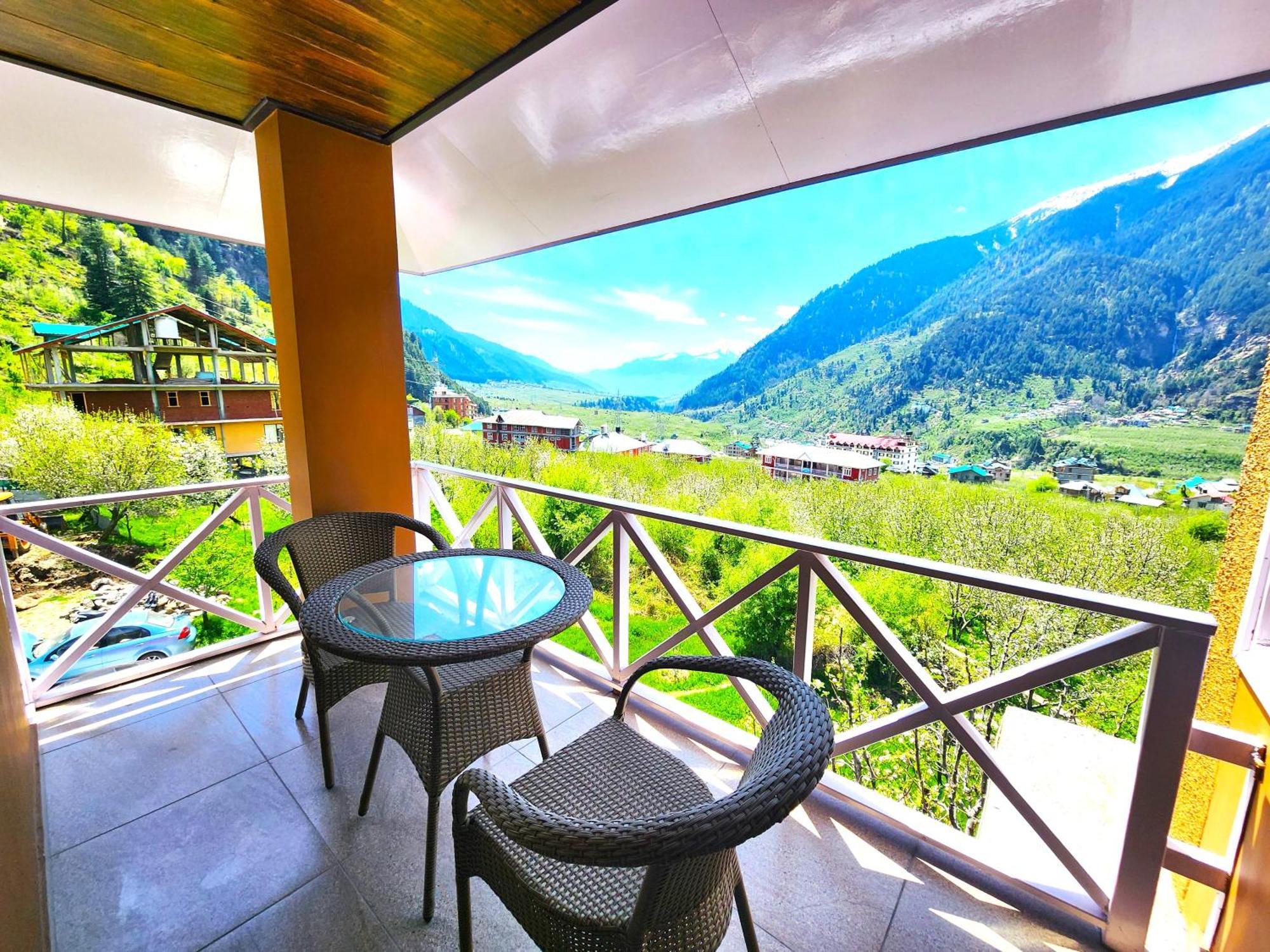 Hotel Luxury Planet Manali (Himachal Pradesh)