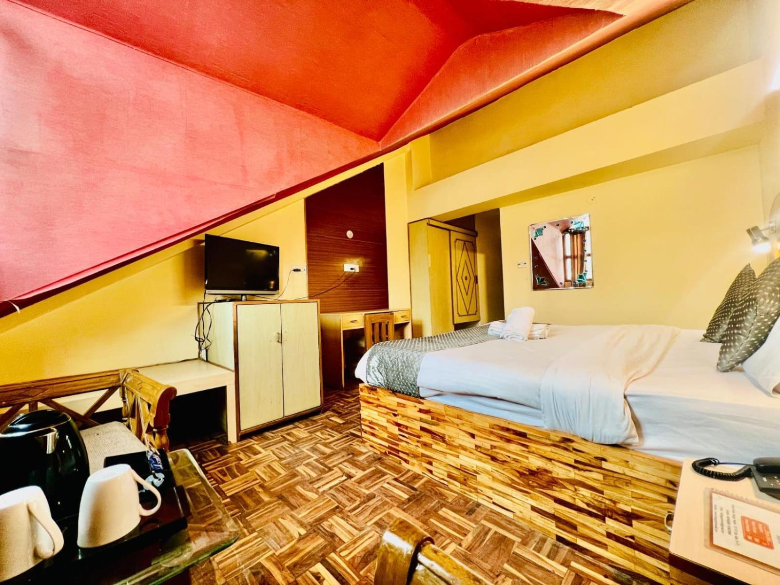 Kalinga Grand - Luxury Comfort !! Travellers Delight !! Budget Friendly !! Prime Location !! Guest Favourite Hotel 4*
