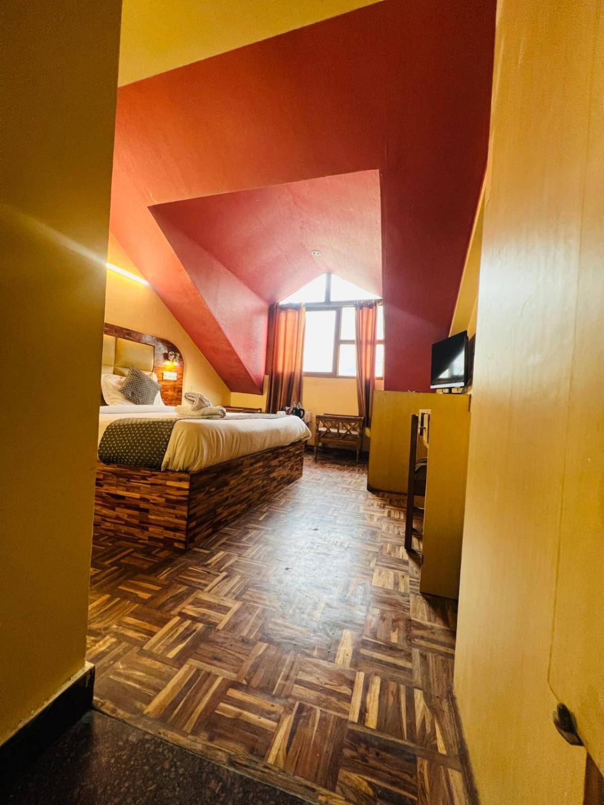 Hotel Kalinga Grand - Luxury Comfort !! Travellers Delight !! Budget Friendly !! Prime Location !! Guest Favourite 4*