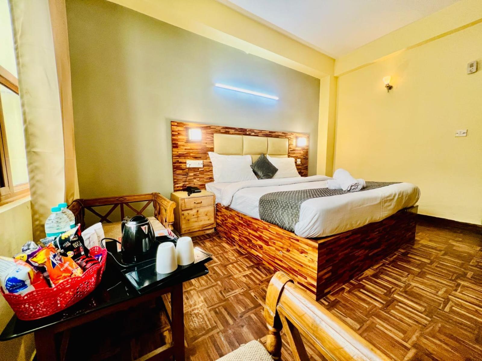 Hotel Kalinga Grand - Luxury Comfort !! Travellers Delight !! Budget Friendly !! Prime Location !! Guest Favourite 4*