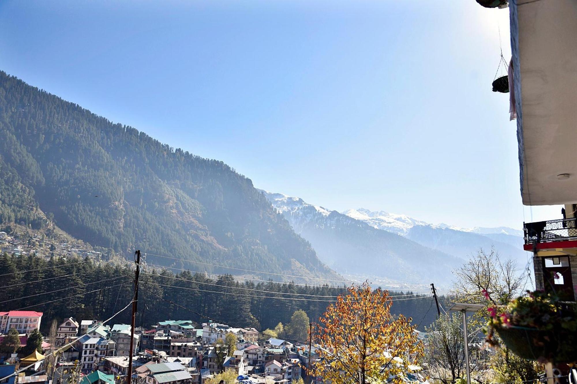 Collection O Whistling Winds Hotel Manali (Himachal Pradesh)