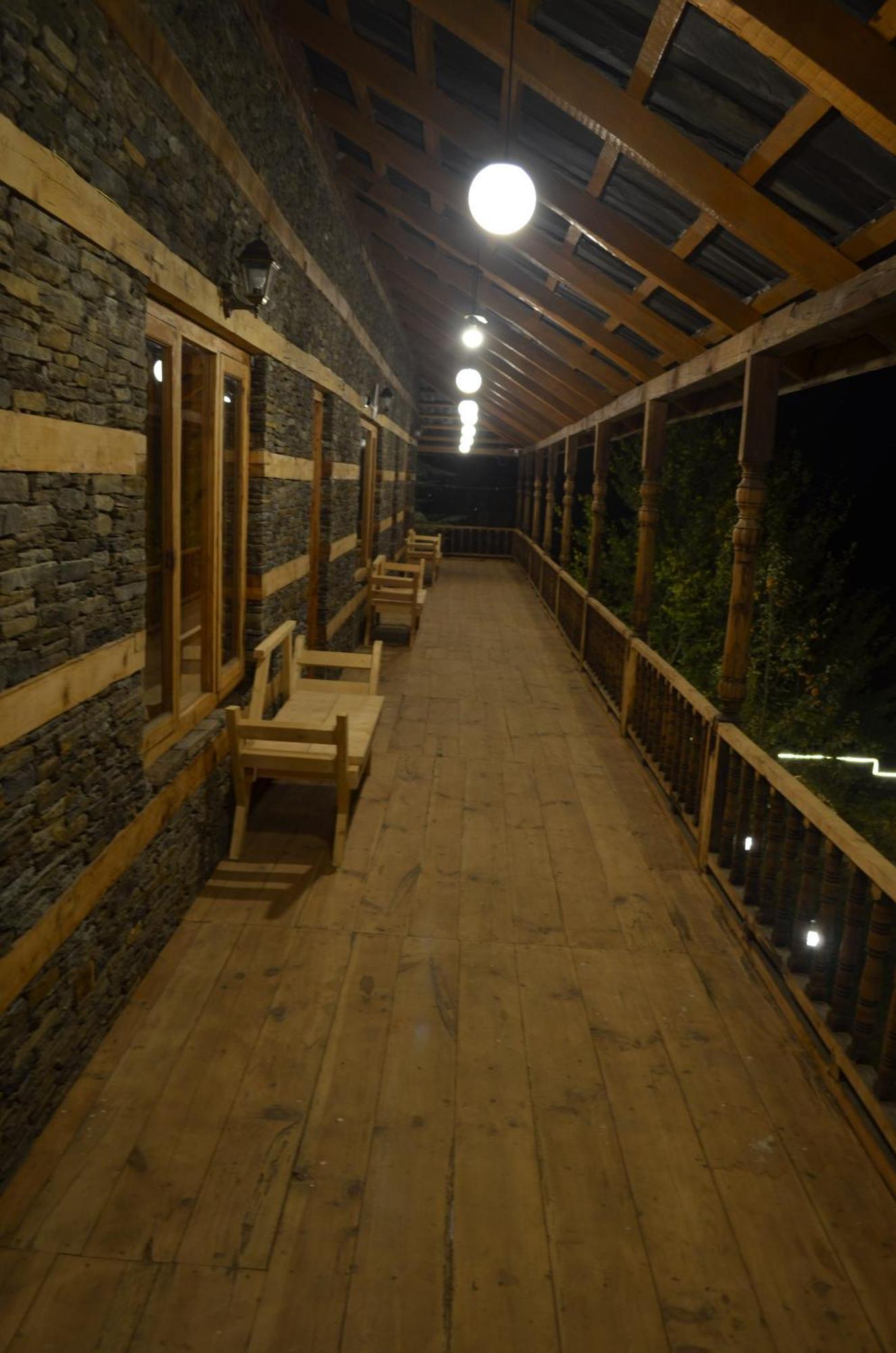 Lodge Moonbeam Retreat Manali (Himachal Pradesh)