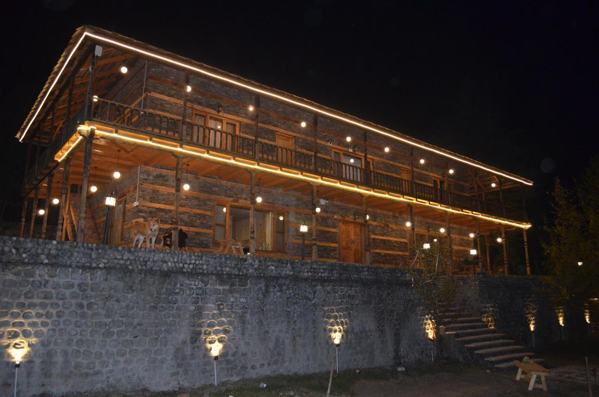 Lodge Moonbeam Retreat *