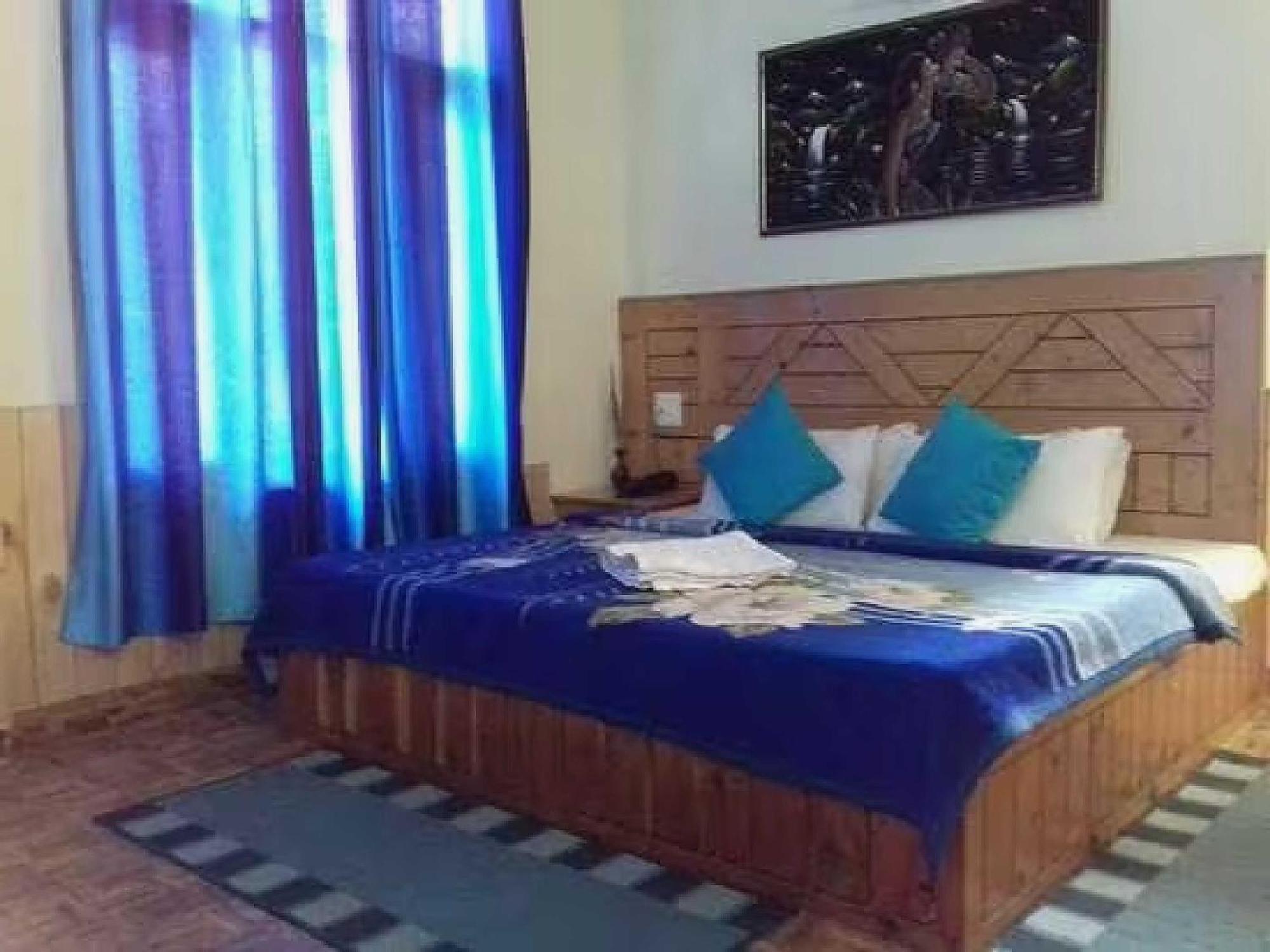 Hotel O Antriksh 3*