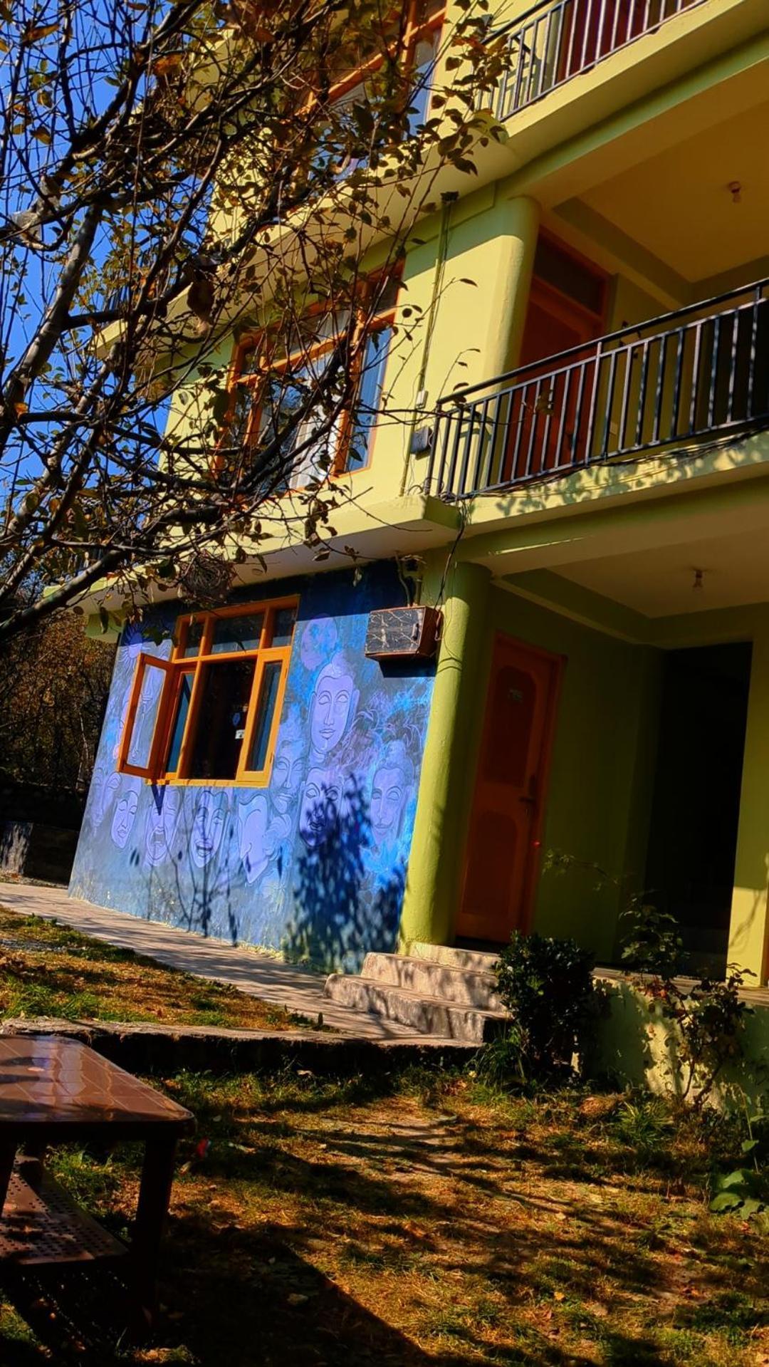 Old Monk Homestay Manali (Himachal Pradesh)