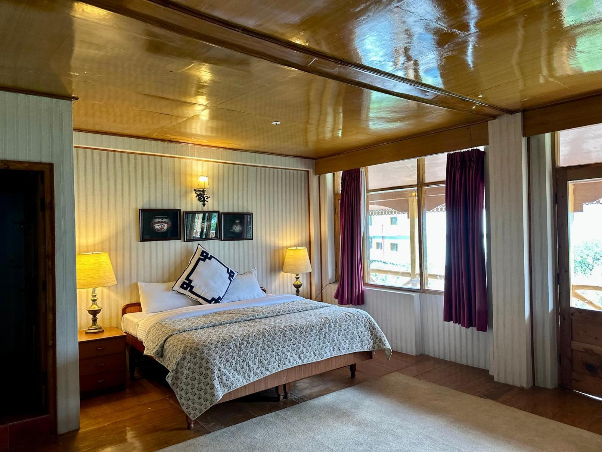 Hotel Nalagarh Outhouse By Edenhomes Manali (Himachal Pradesh)