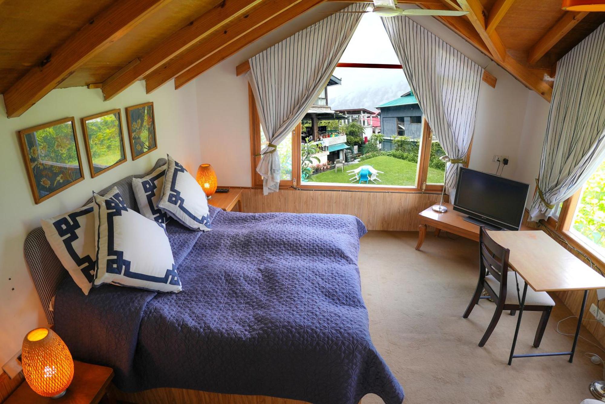 Nalagarh Loghuts By Edenhomes 3*