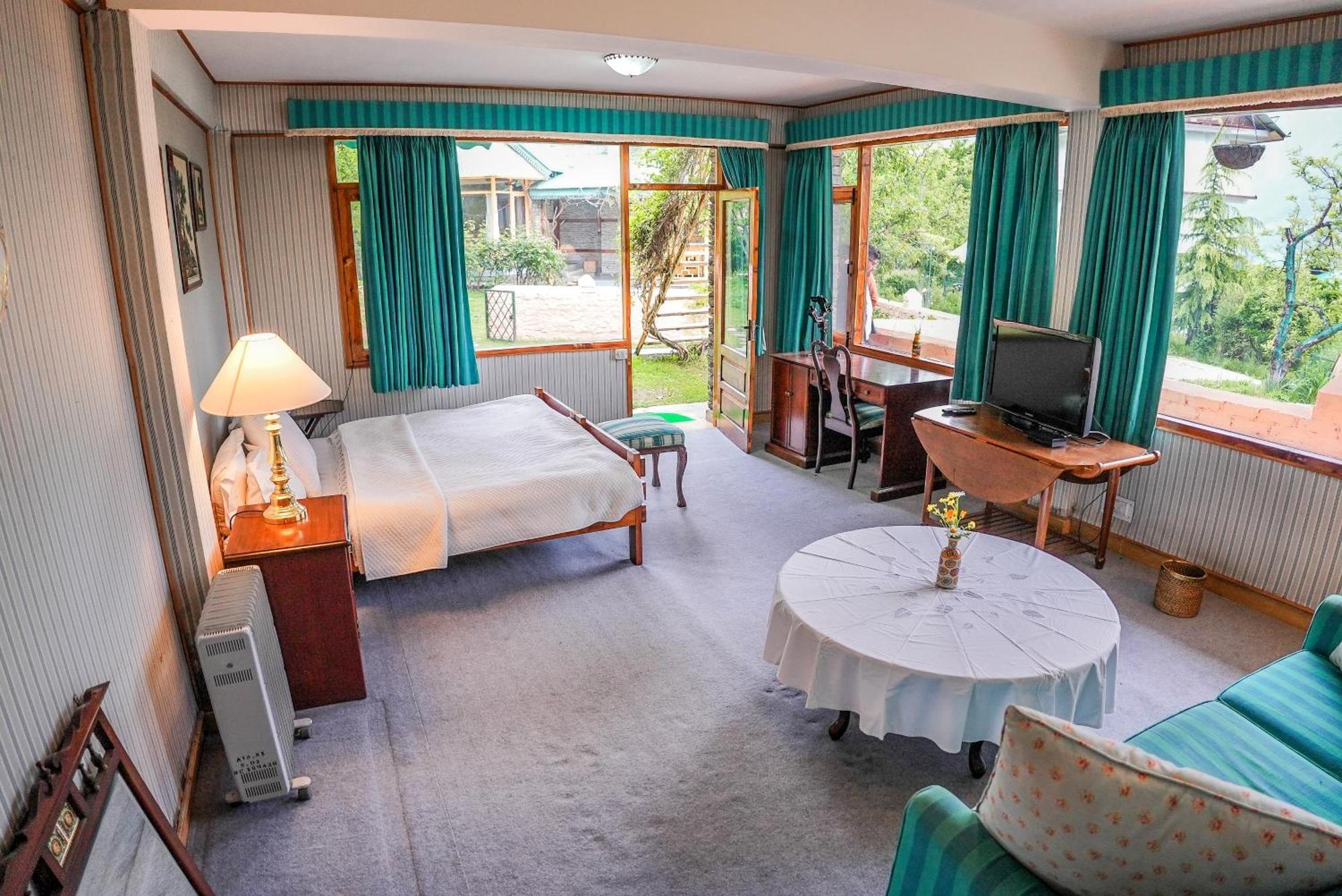 Nalagarh Outhouse By Edenhomes Manali (Himachal Pradesh)