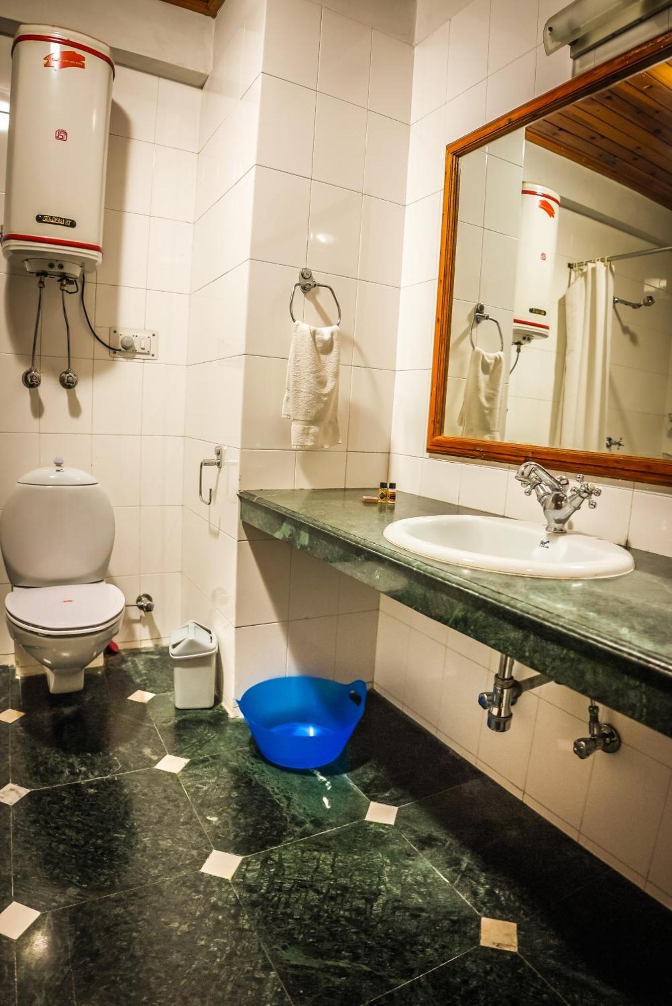 Hotel Nalagarh Outhouse By Edenhomes Manali (Himachal Pradesh)