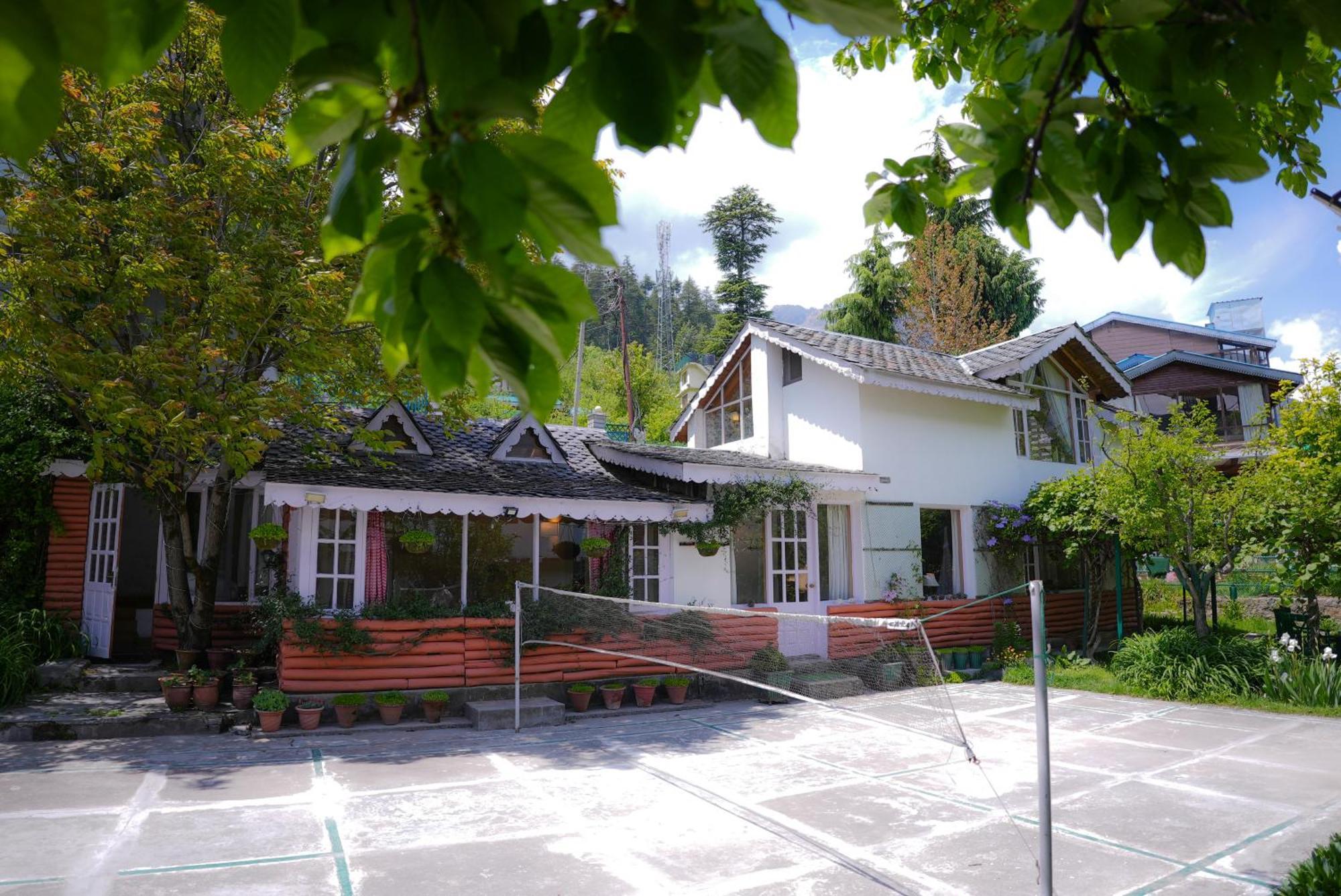 Hotel Nalagarh Loghuts By Edenhomes