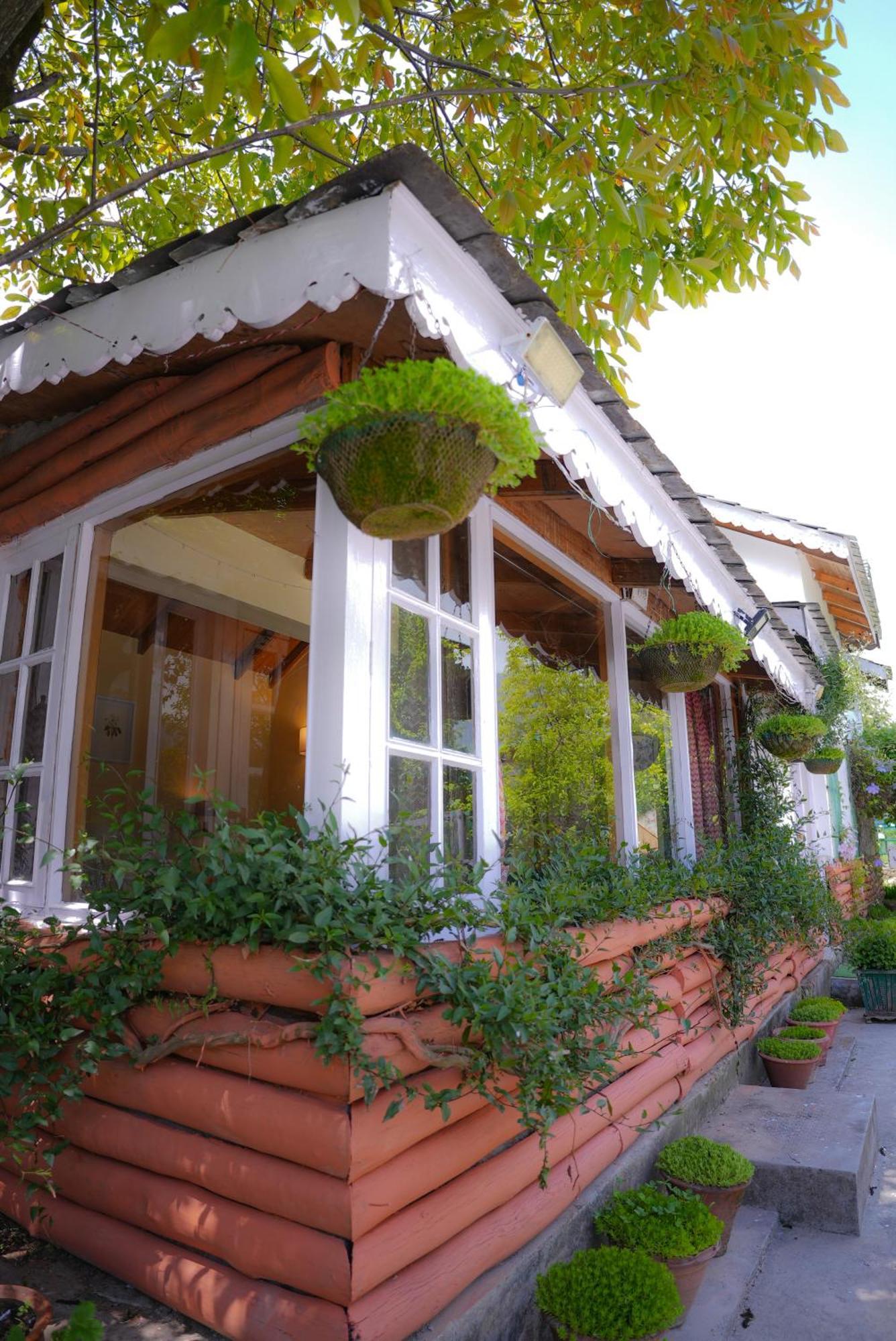 Nalagarh Loghuts By Edenhomes