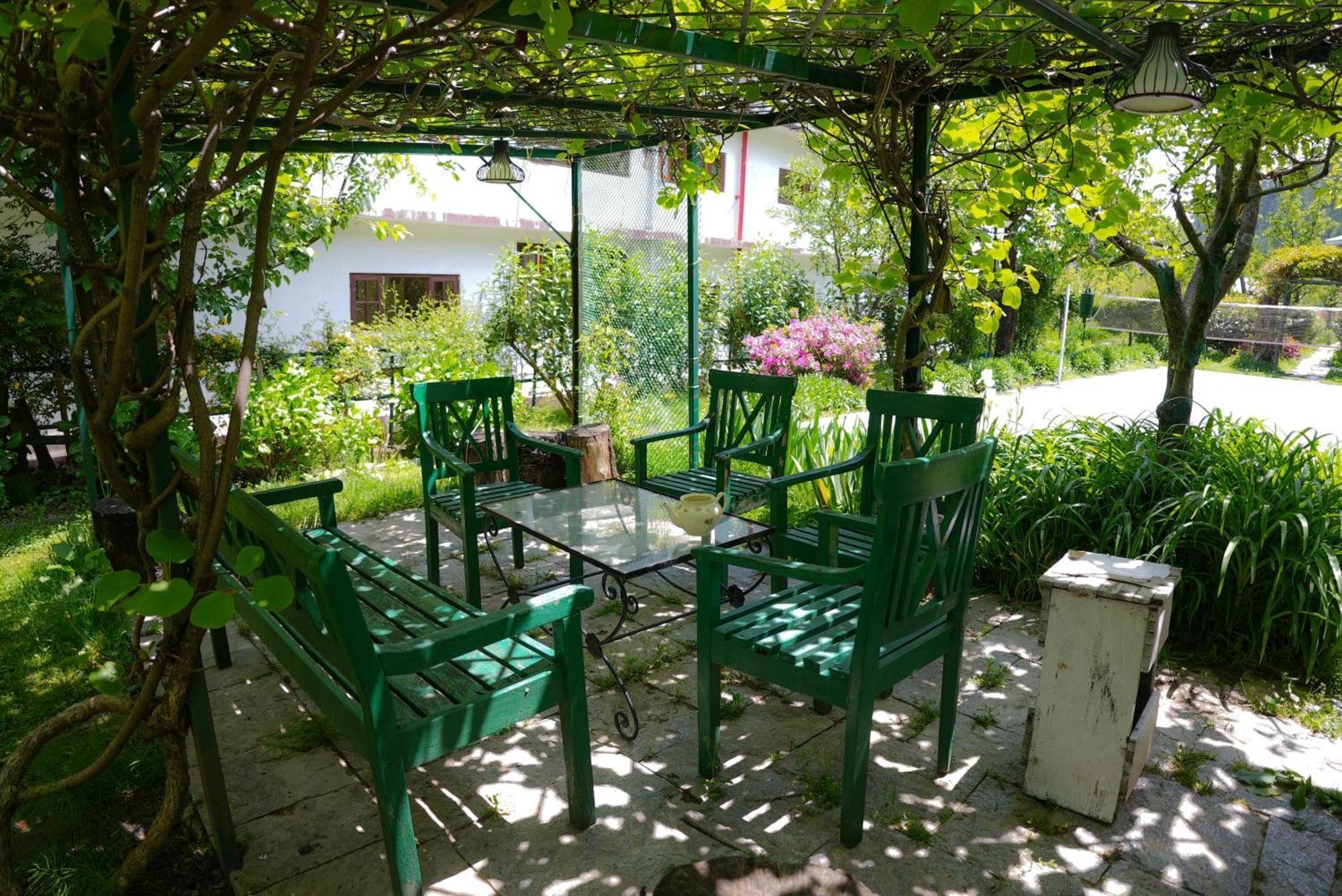 Nalagarh Loghuts By Edenhomes Hotel Manali (Himachal Pradesh)