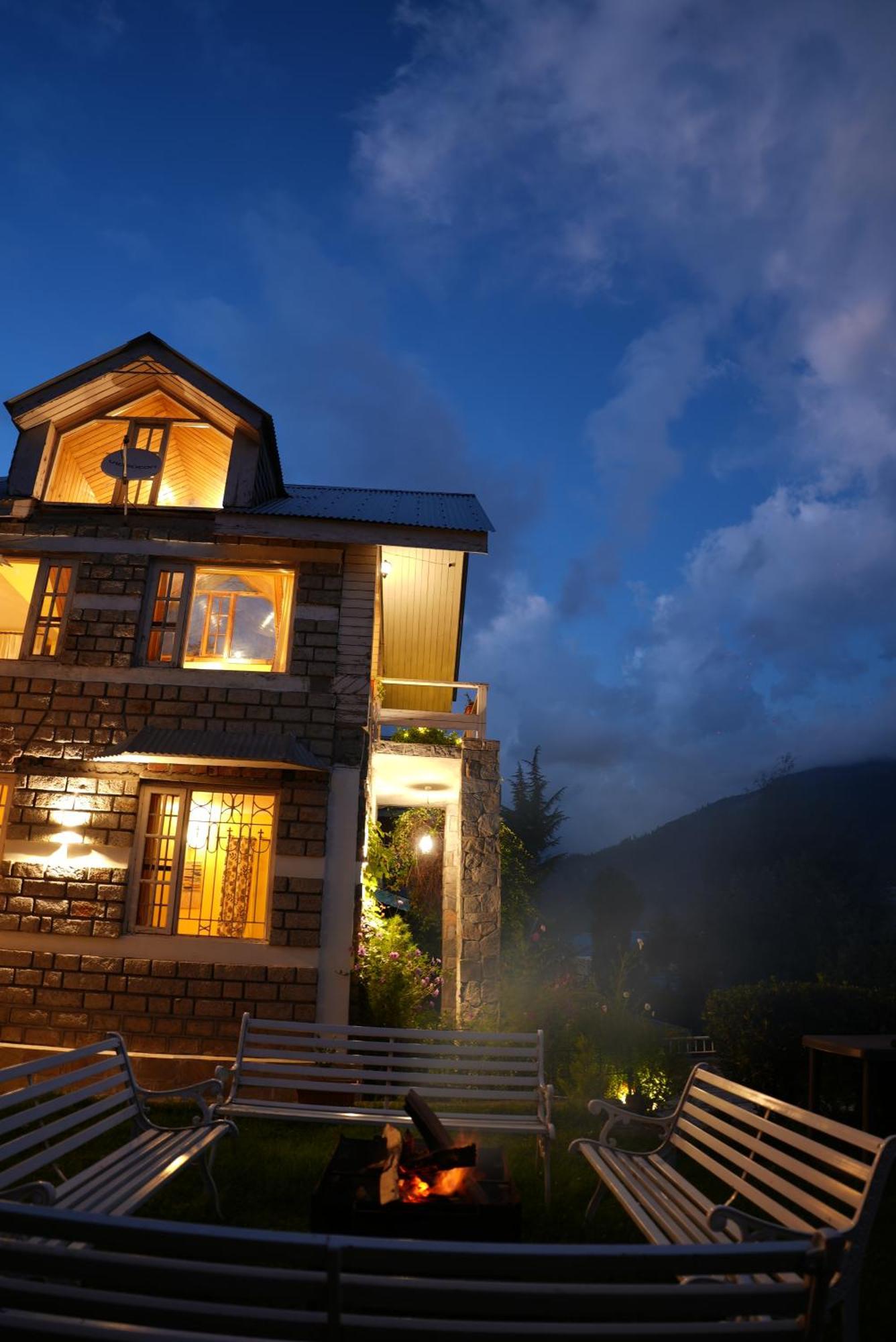 Hotel Westwoodvilla By Edenhomes Manali (Himachal Pradesh)