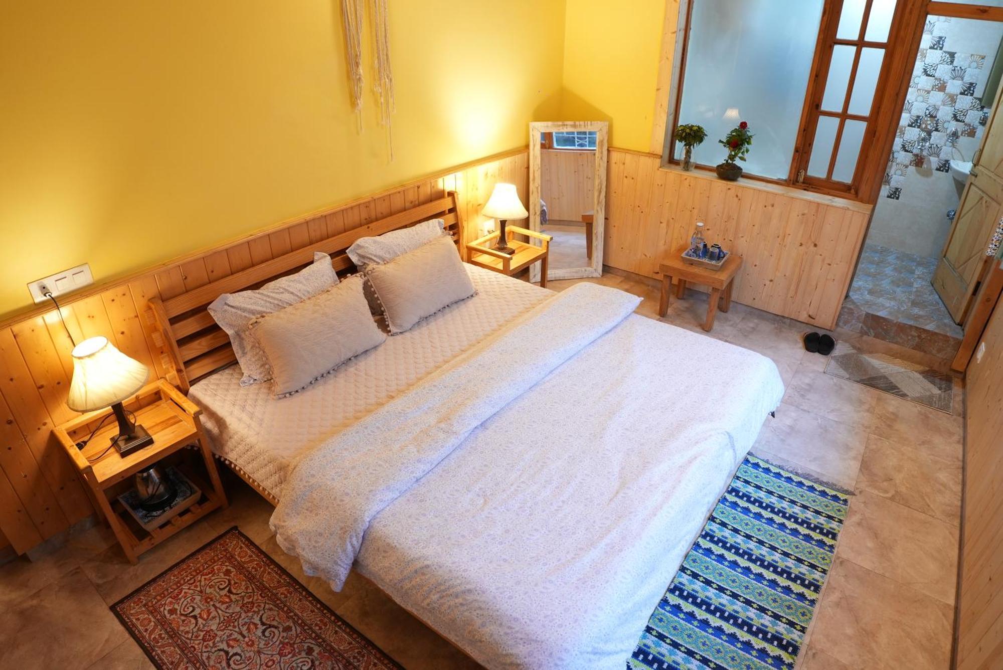 Hotel Westwoodvilla By Edenhomes Manali (Himachal Pradesh)