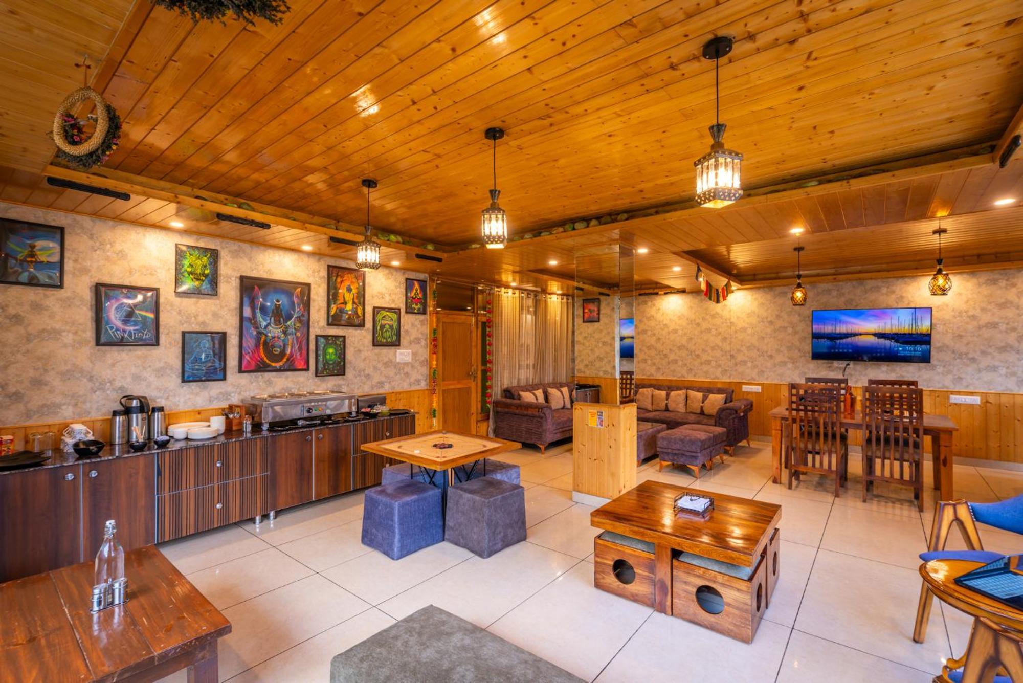 The 14 Gables, A Boutique *
