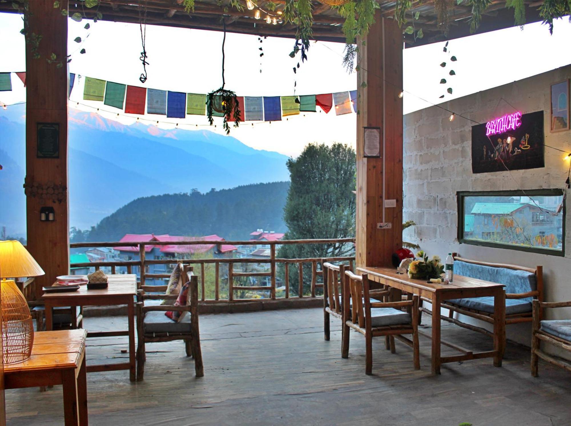 Bed & Breakfast Bayith Cafe And *