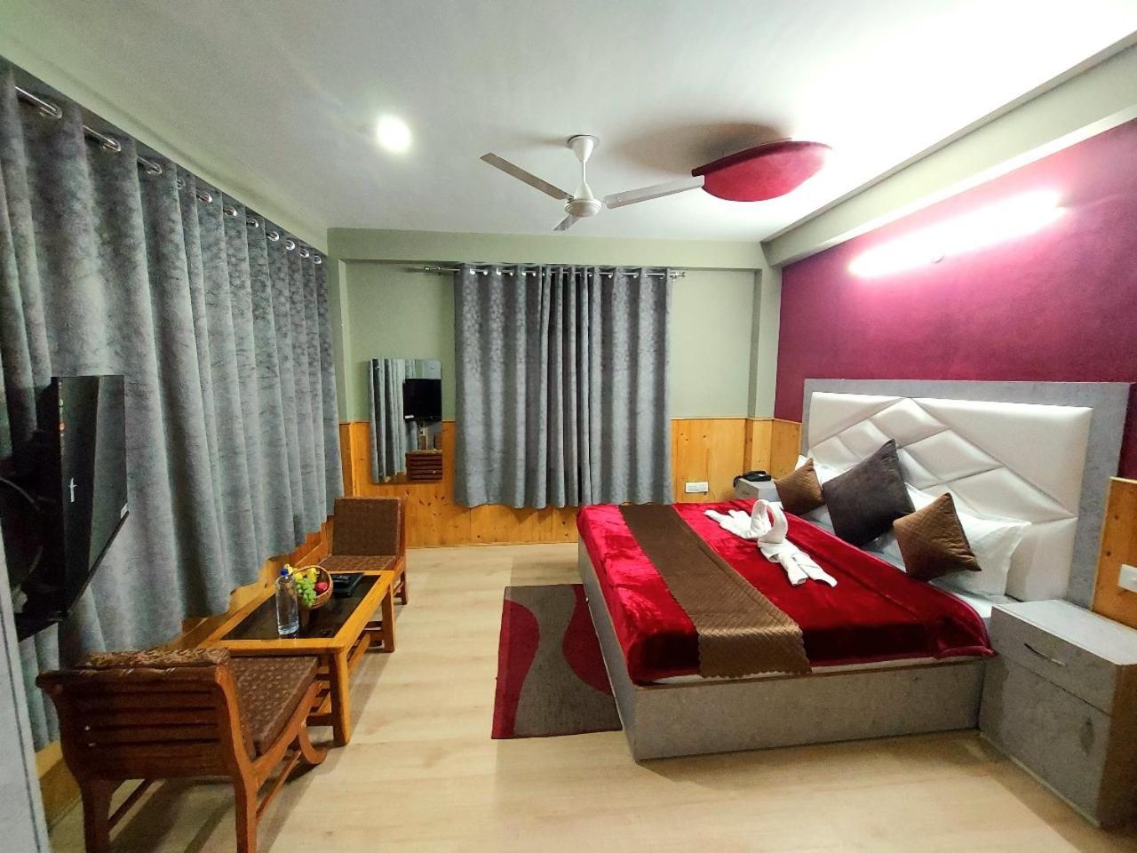 Apple Hotel *