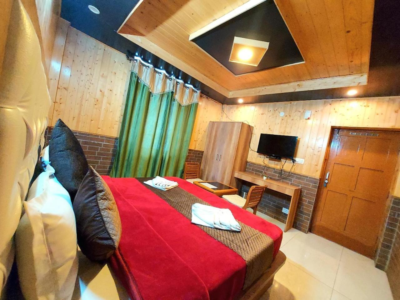 Hotel Apple *