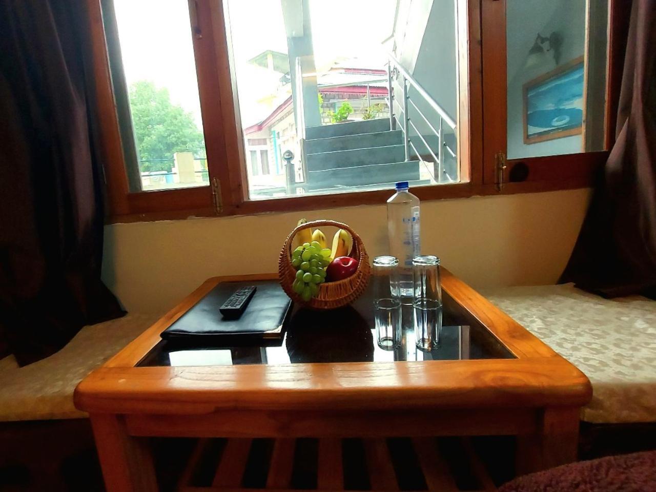 Apple Hotel