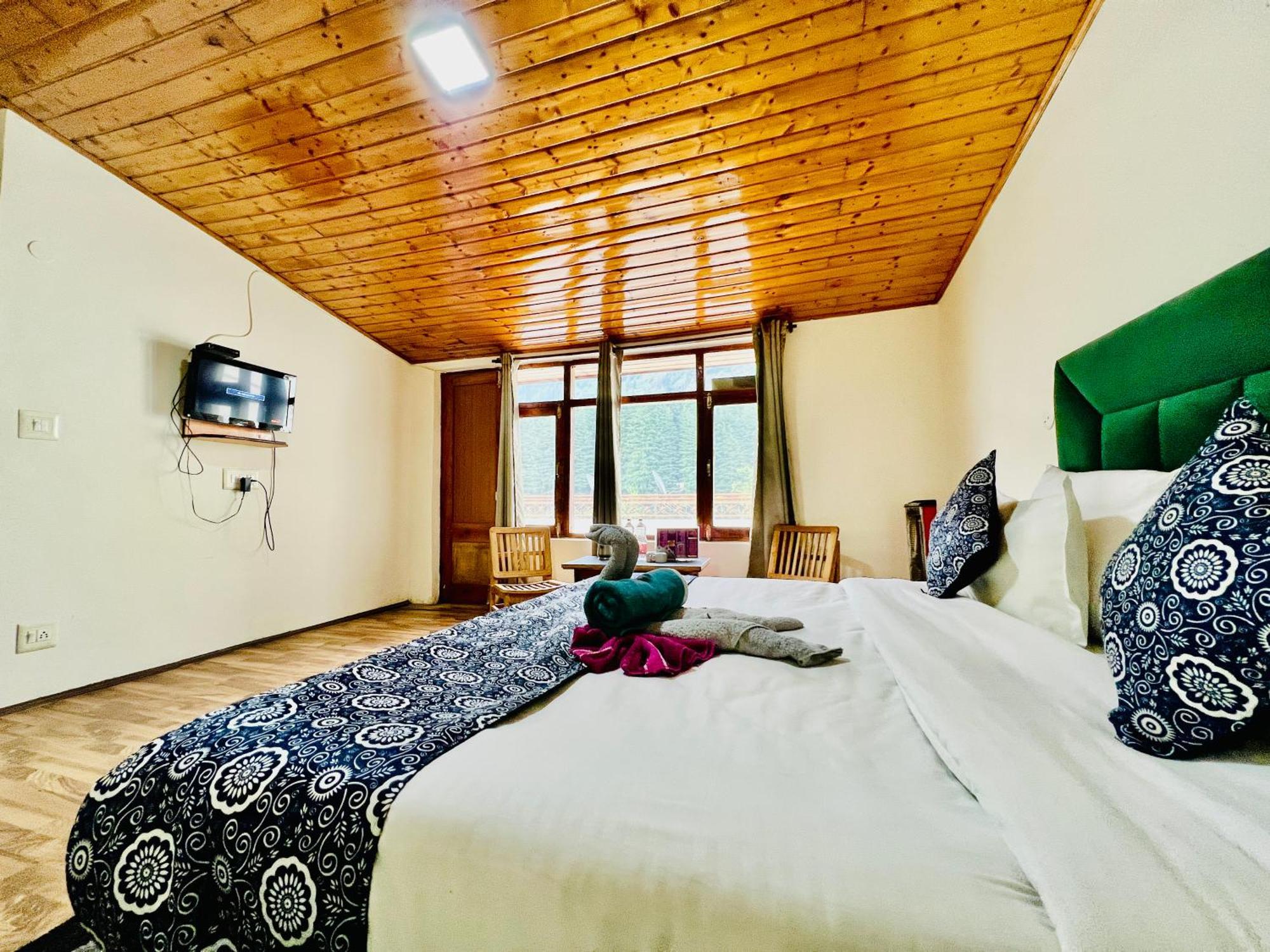 The Sliver Land # Mountain View # River View # Near Volvo Bus Stand # Family # Open Terrace