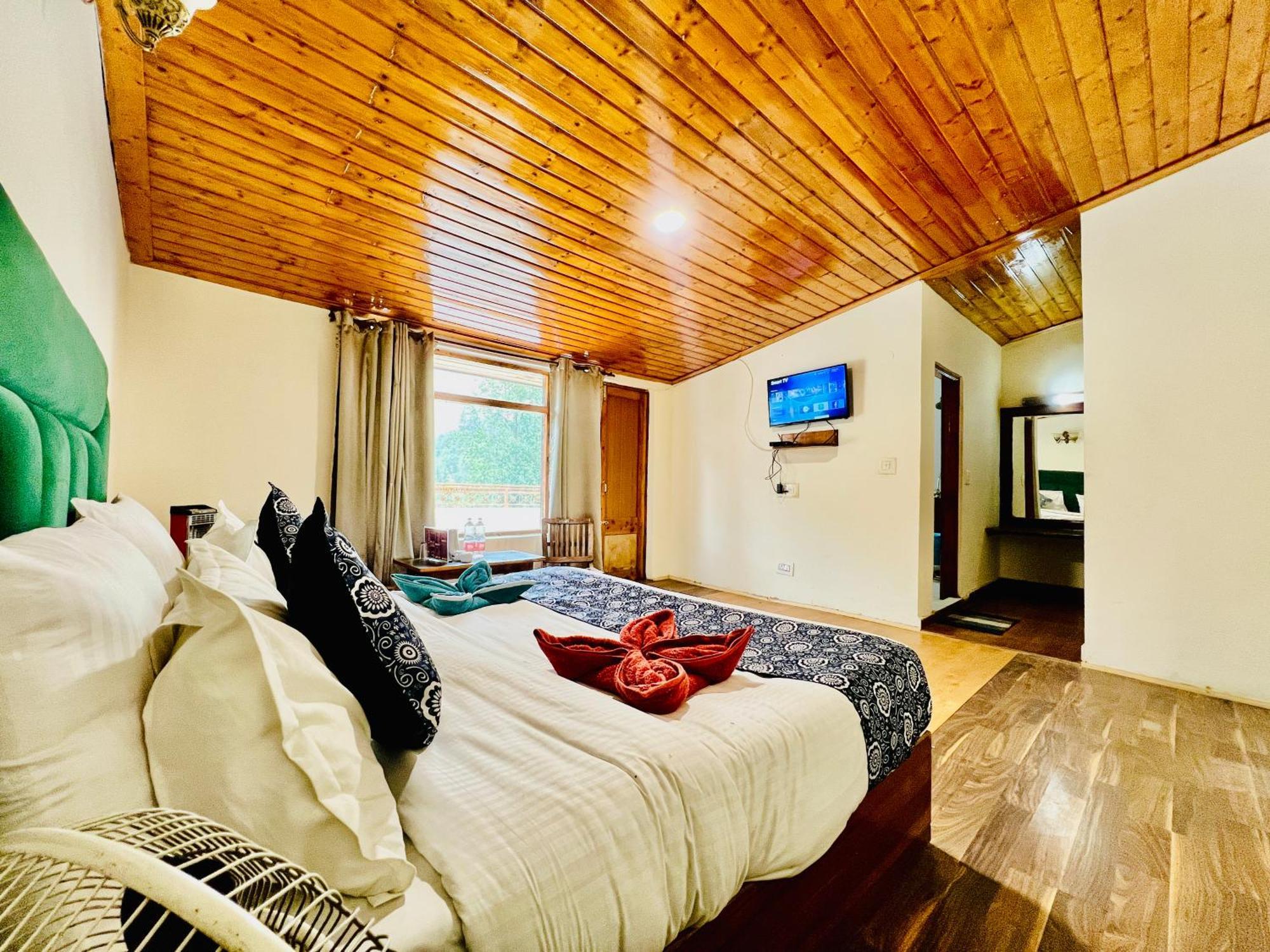 The Sliver Land # Mountain View # River View # Near Volvo Bus Stand # Family # Open Terrace 3*