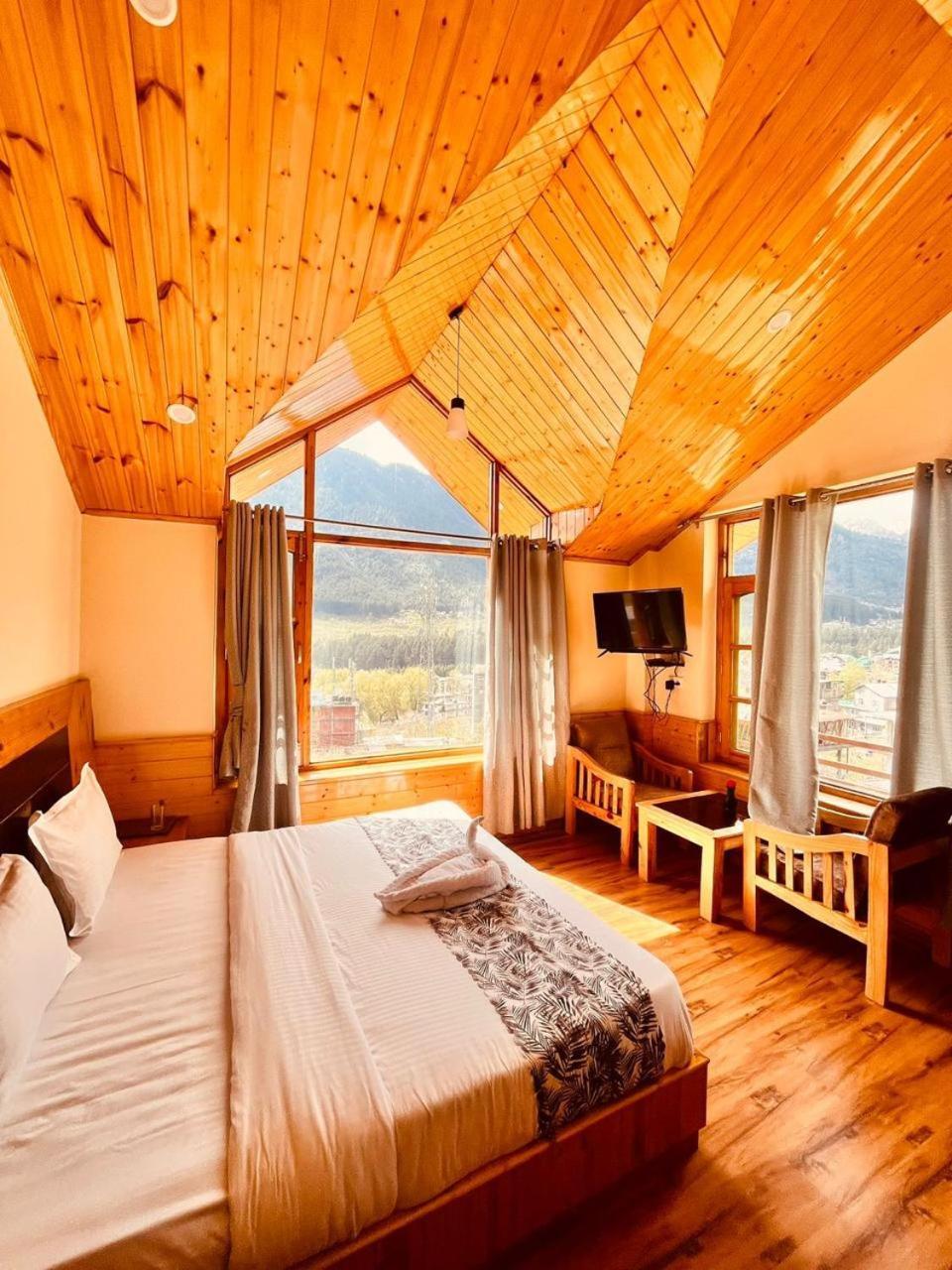 Hotel The Rohtang Chalet