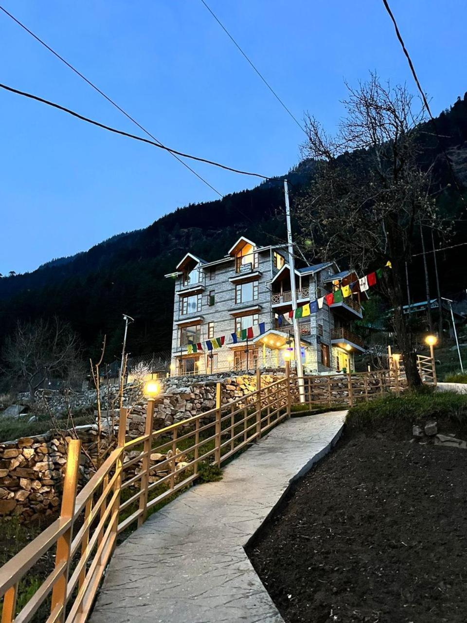 The Rohtang Chalet Manali (Himachal Pradesh)
