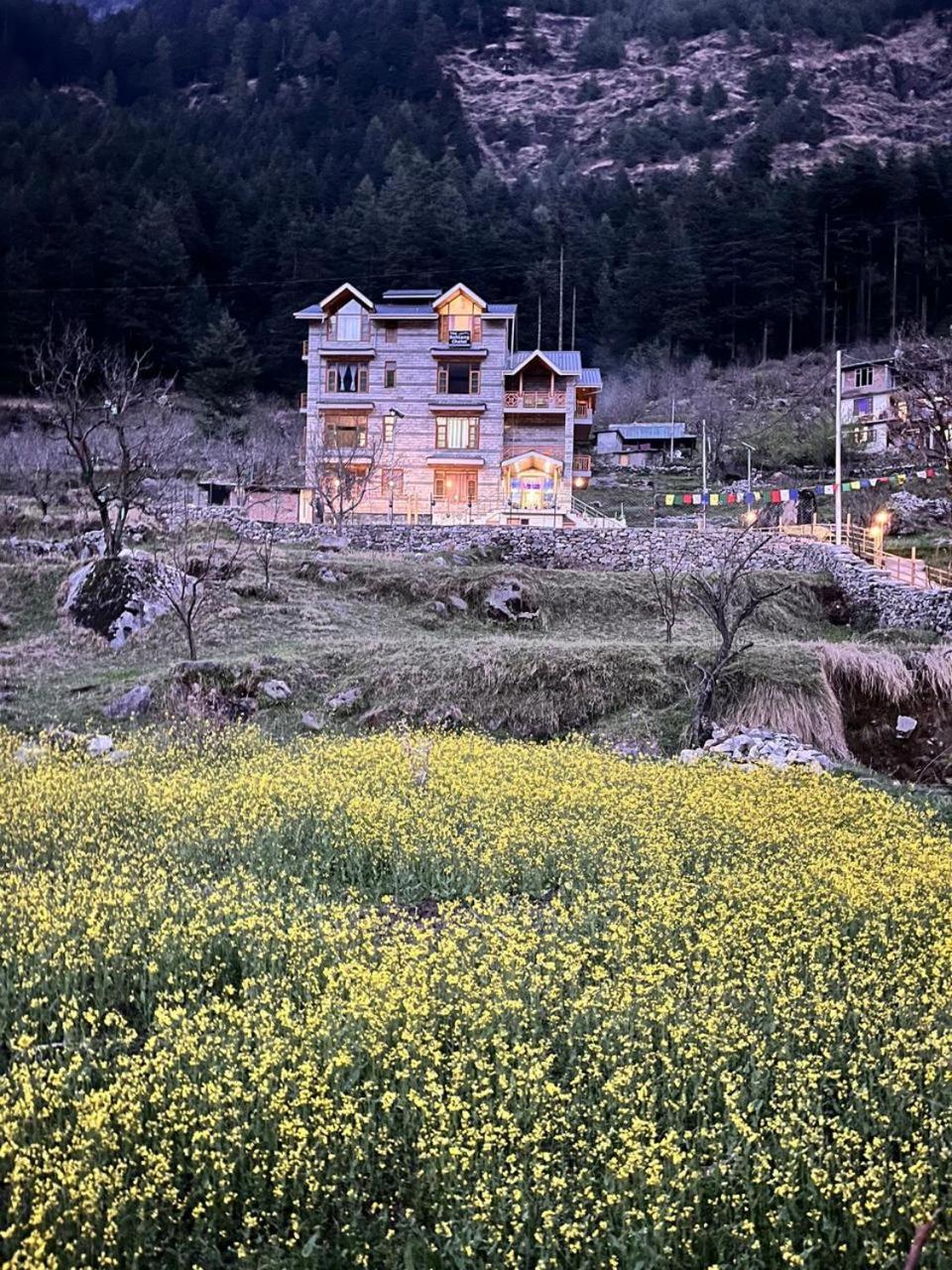 Hotel The Rohtang Chalet
