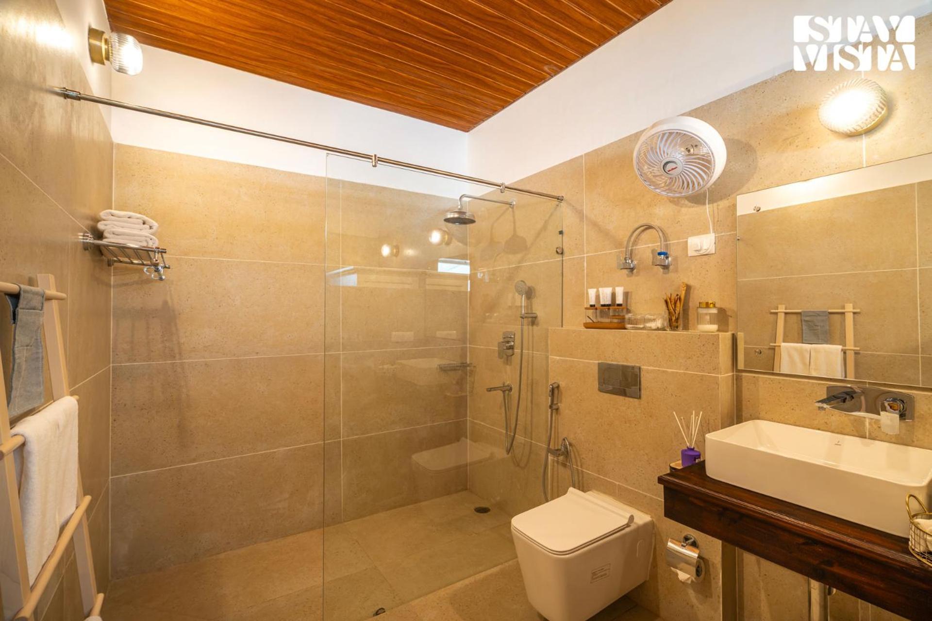 Stayvista At Ekaa House With Bbq, Bonfire, Wifi, Lawn & Pet Friendly Villa