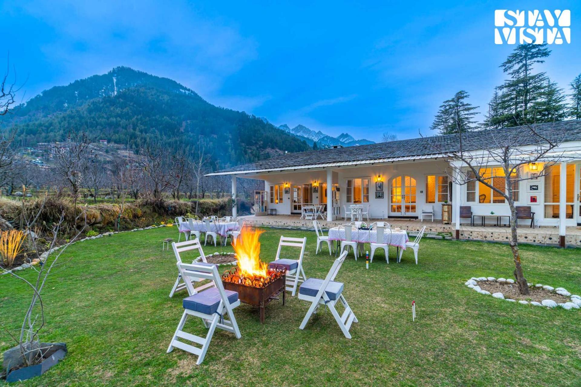 Stayvista At Ekaa House With Bbq, Bonfire, Wifi, Lawn & Pet Friendly Villa *