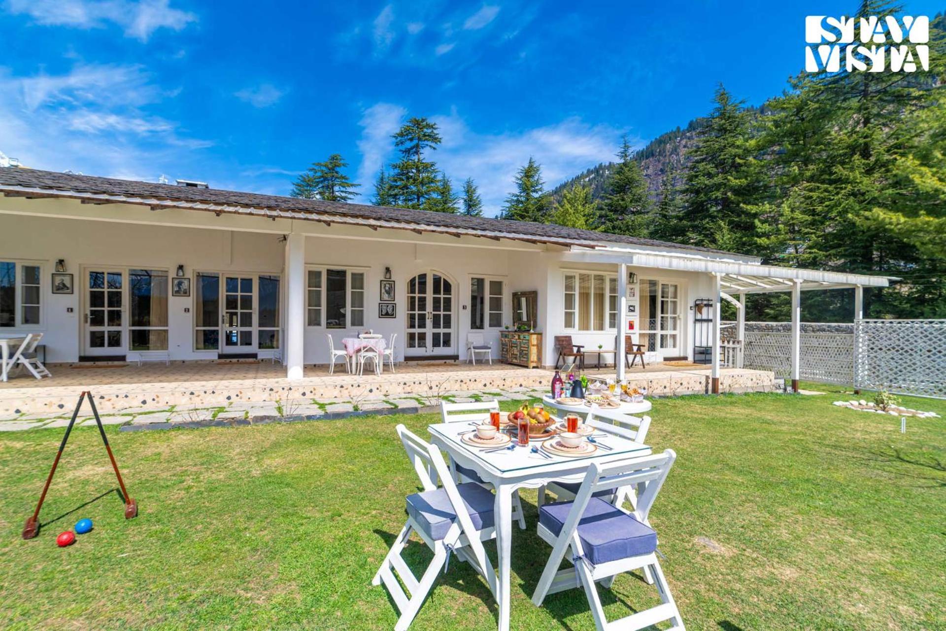 Stayvista At Ekaa House With Bbq, Bonfire, Wifi, Lawn & Pet Friendly