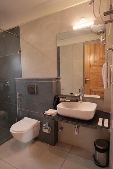 17 Miles Stone, By Shivaneel Hospitality Guest house *