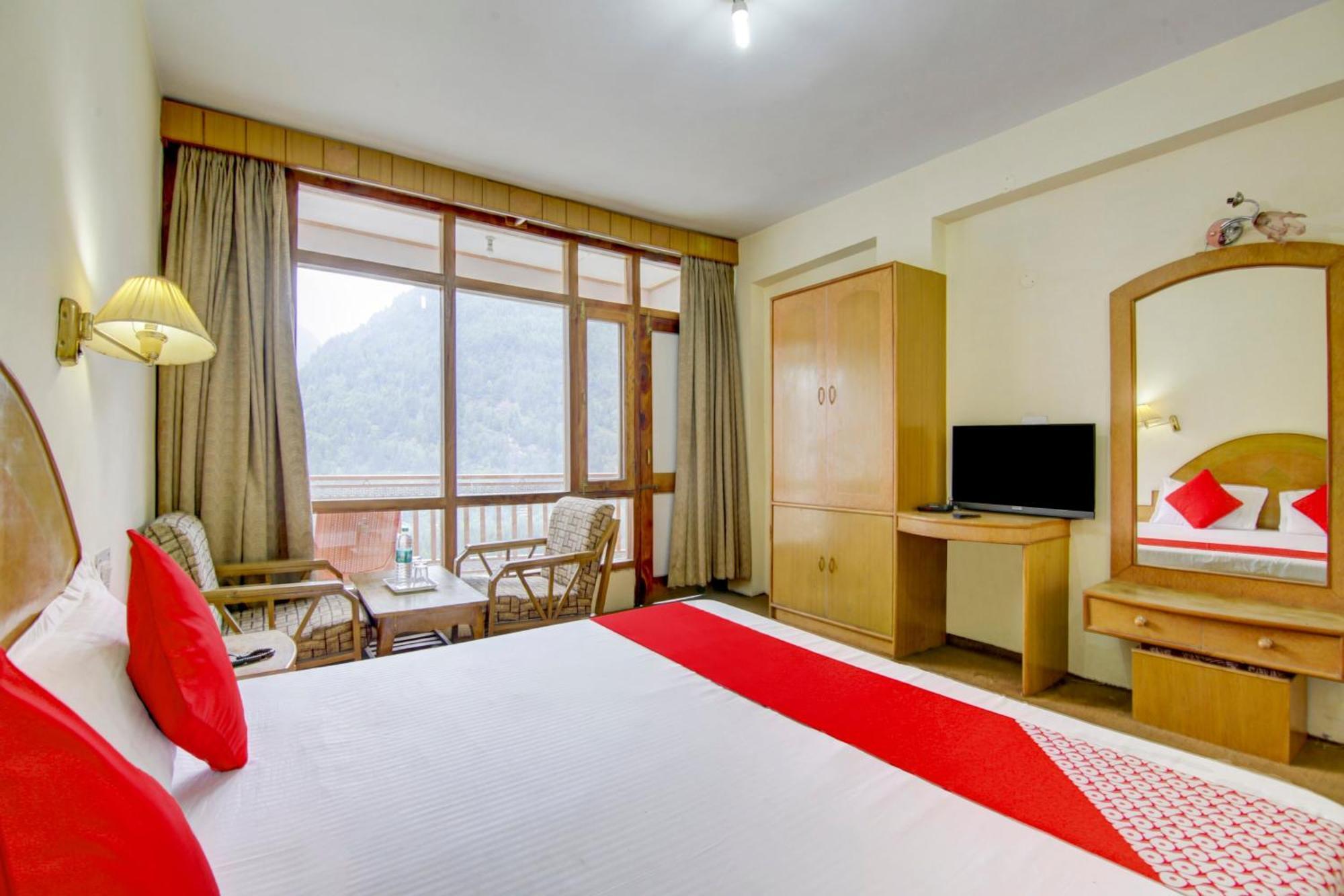 O New Vashisht View Hotel