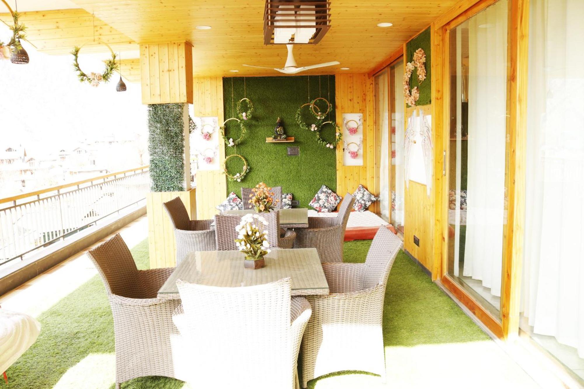 Majestic Cedar Apartment