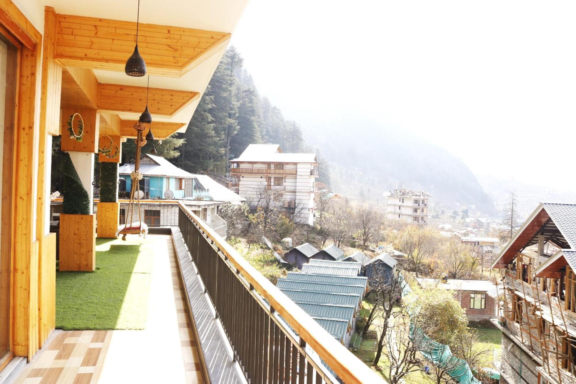 Majestic Cedar Apartment