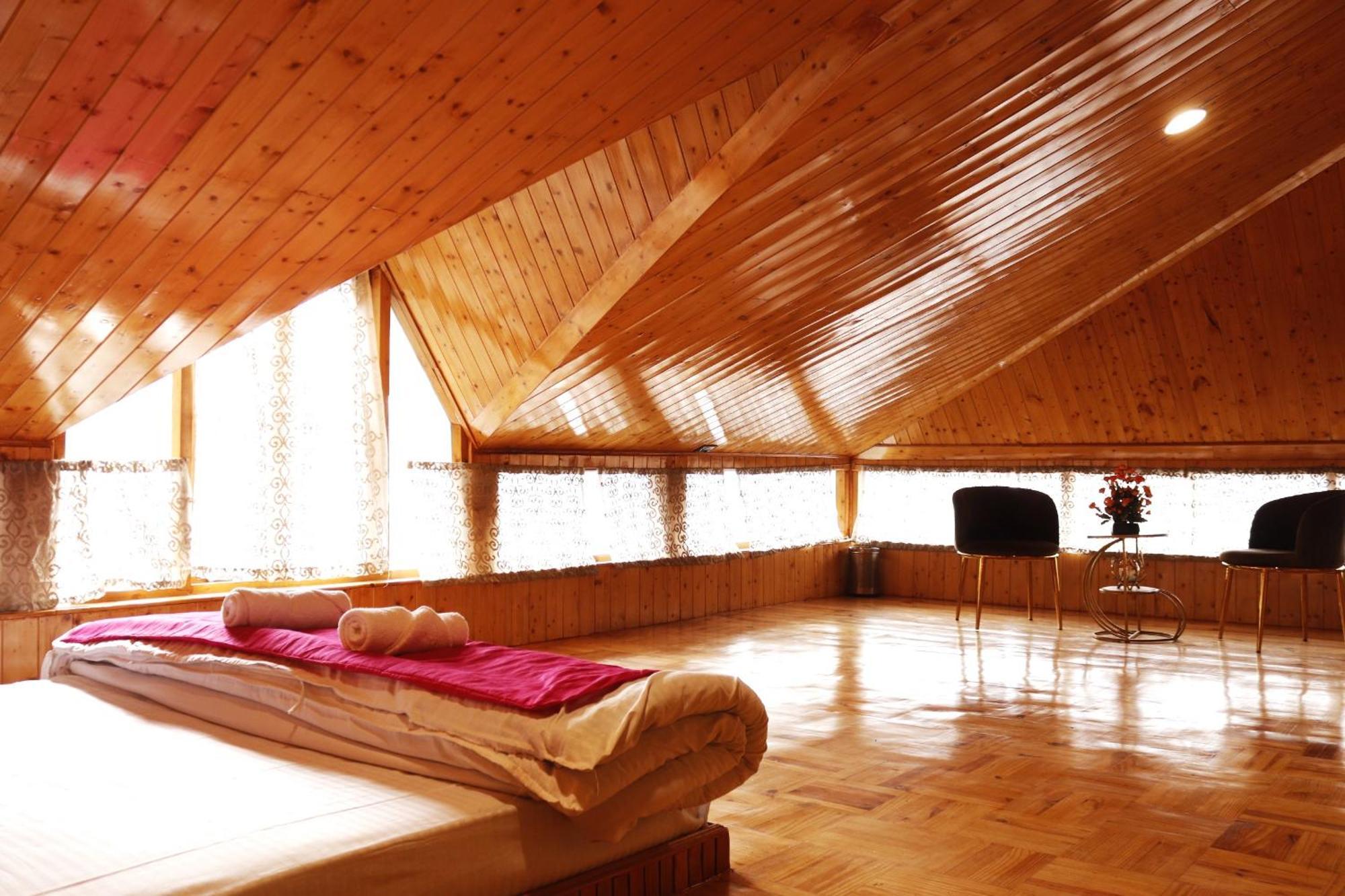 Majestic Cedar Apartment