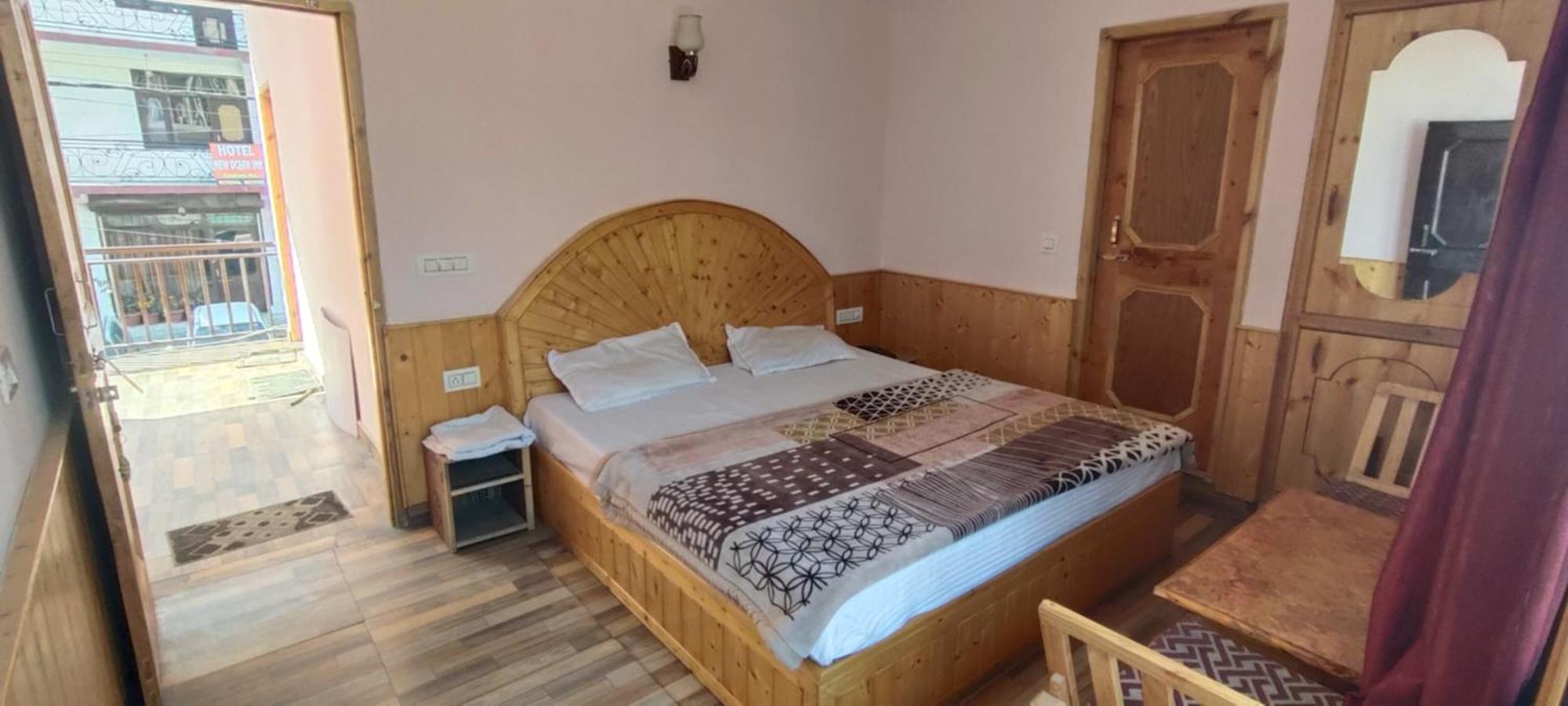 Guest house Om *