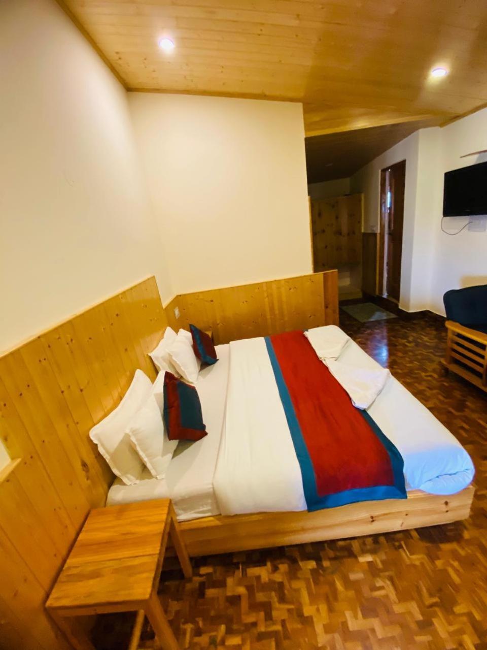 Hotel The Tiger Eyes Manali (Himachal Pradesh)