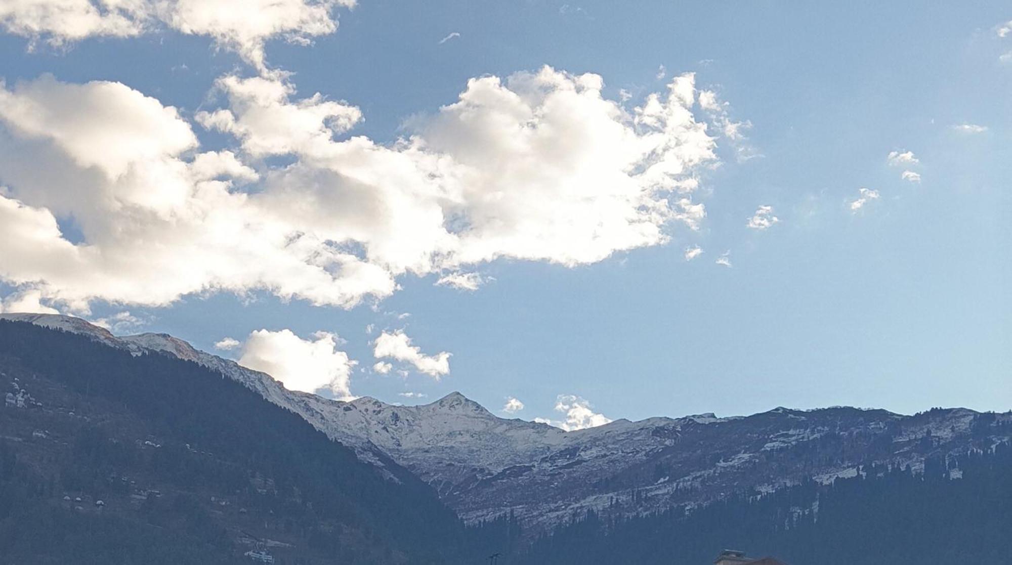 The Red Apple Hotel Manali (Himachal Pradesh)
