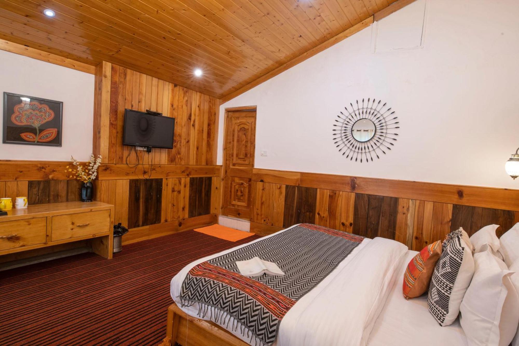 Woodshed Hotel 4*