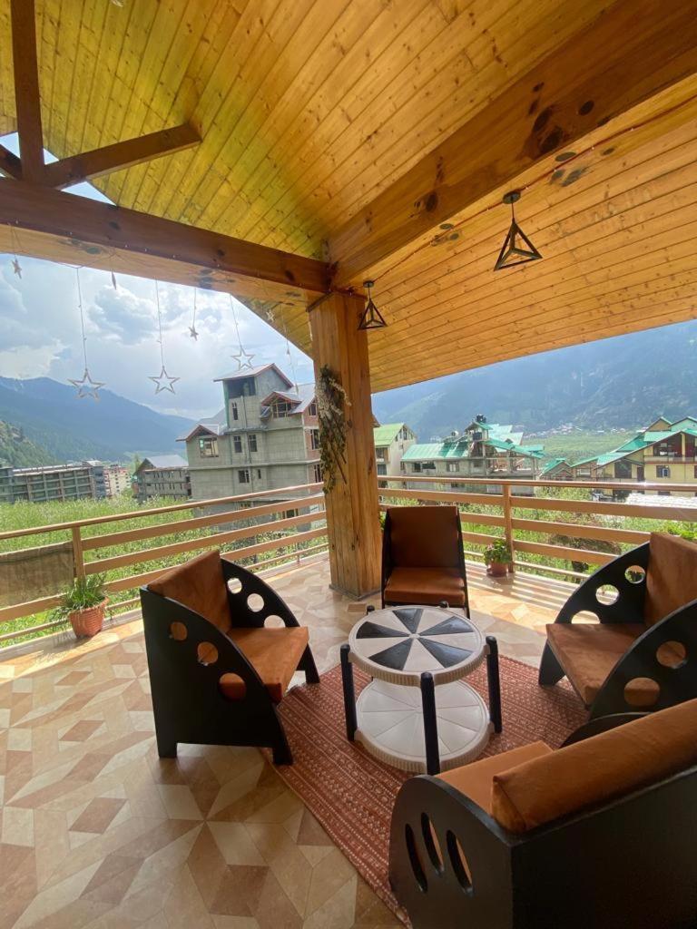 Woodshed Hotel Manali (Himachal Pradesh)