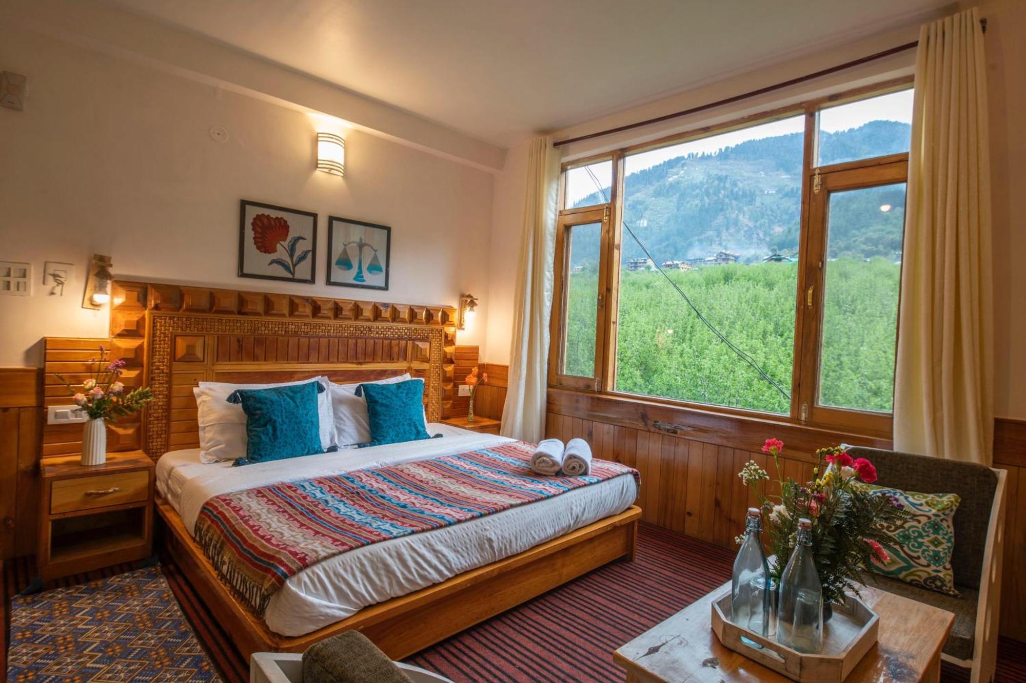 Woodshed 4* Manali (Himachal Pradesh)