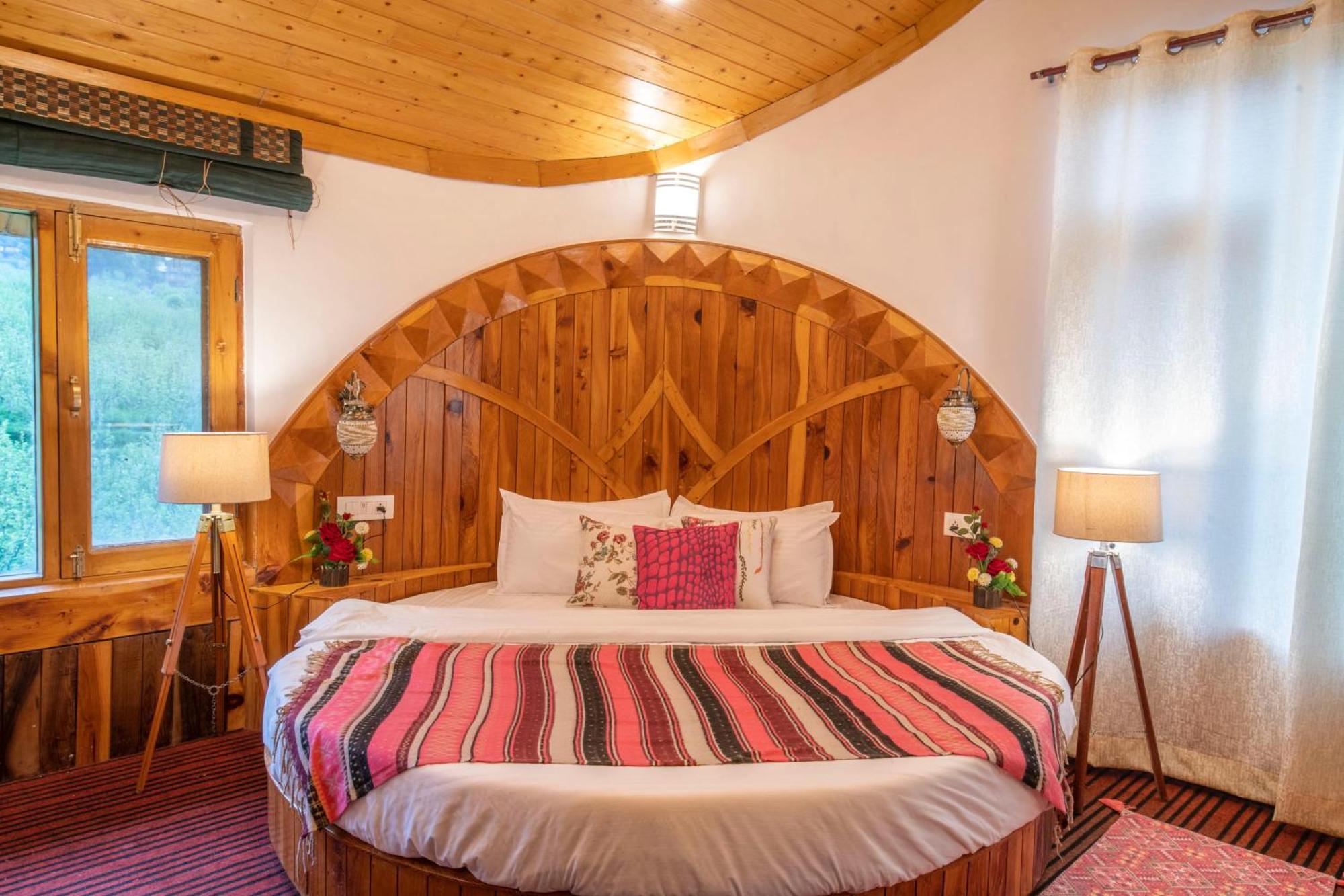 Woodshed Hotel 4*